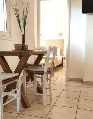 #5 Giorgos & Chara Apartments view 4