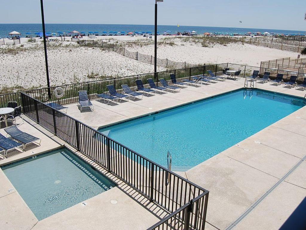 Island Winds West 170