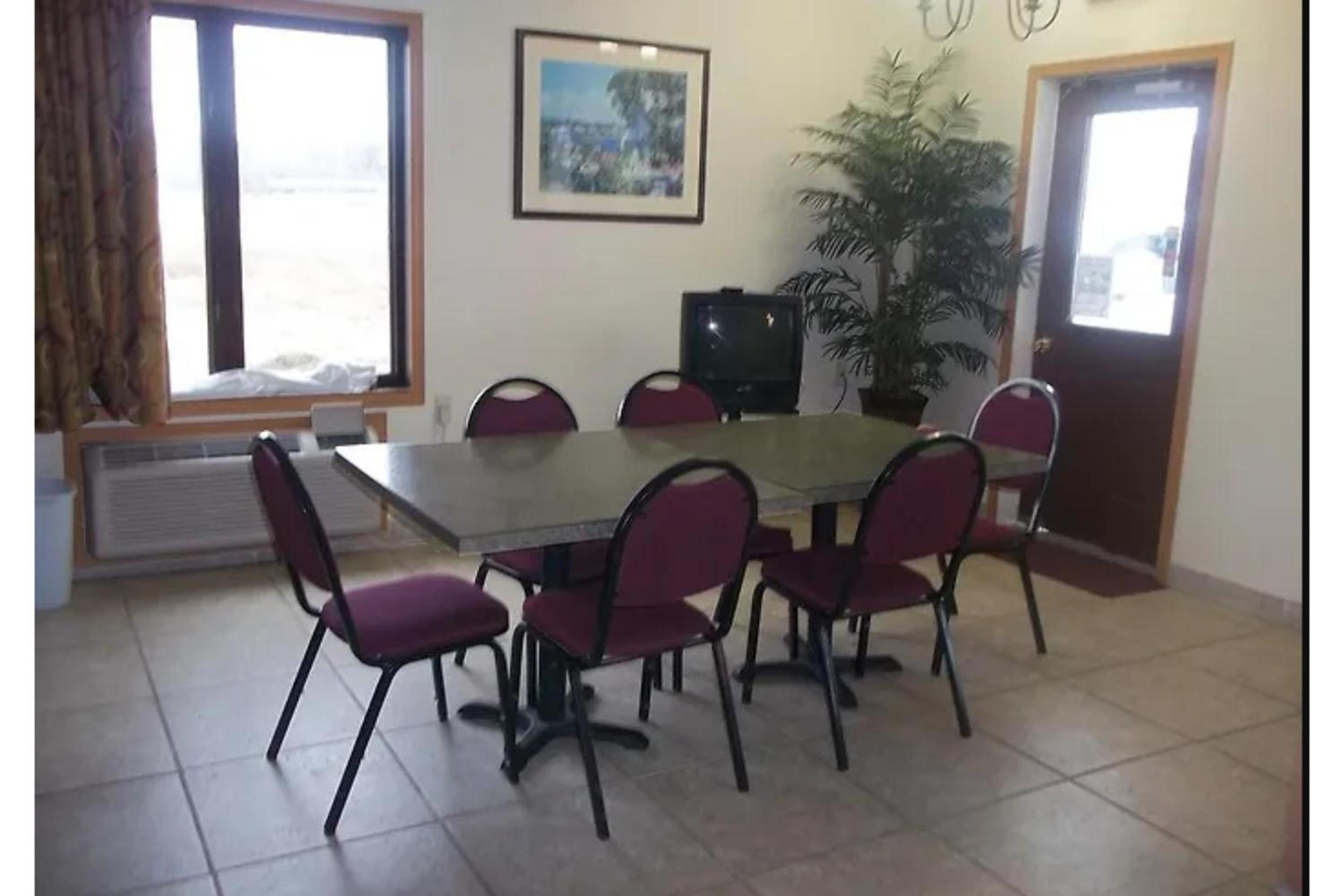 Columbus Motel - Property Image 15