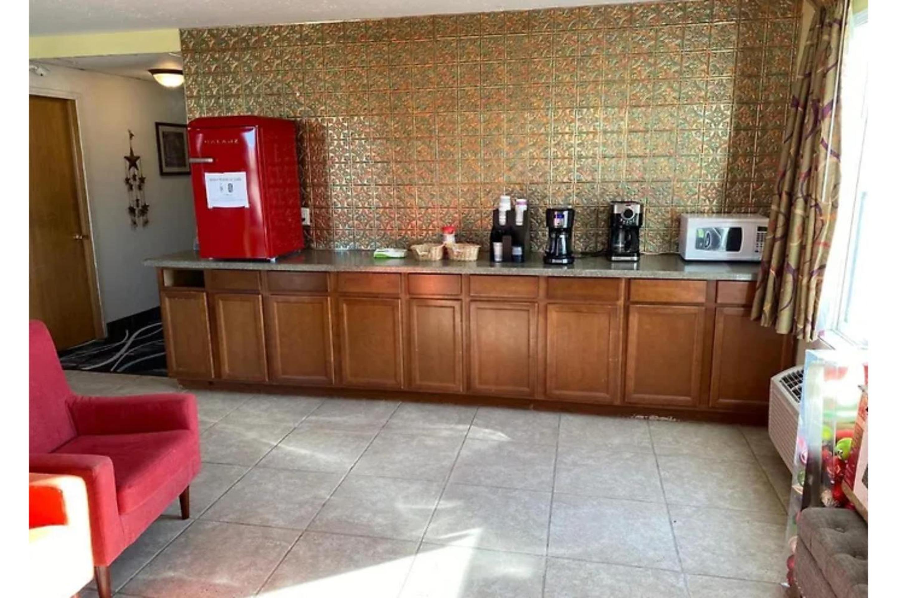 Columbus Motel - Property Image 17