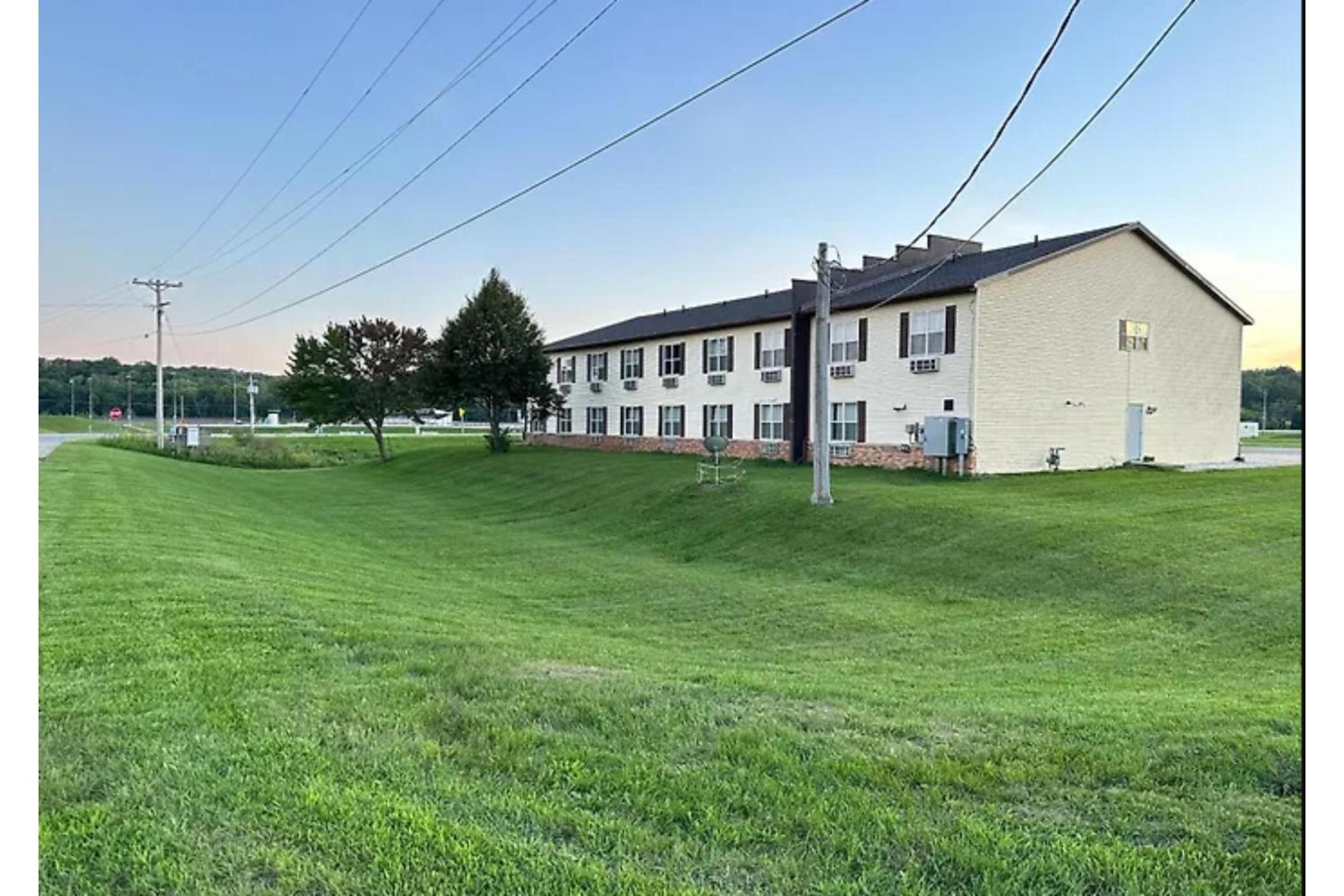 Columbus Motel - Property Image 13