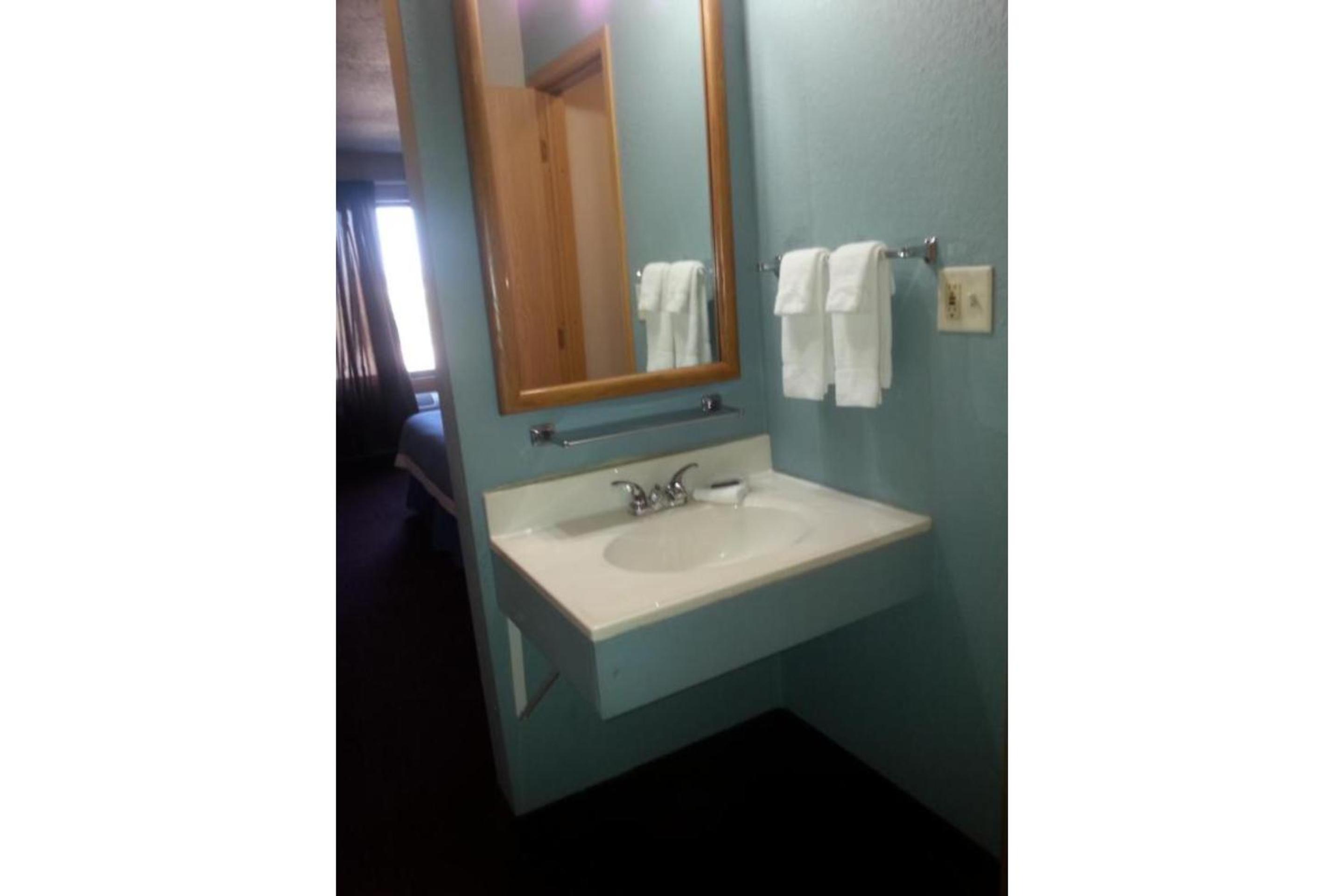 Columbus Motel - Property Image 6