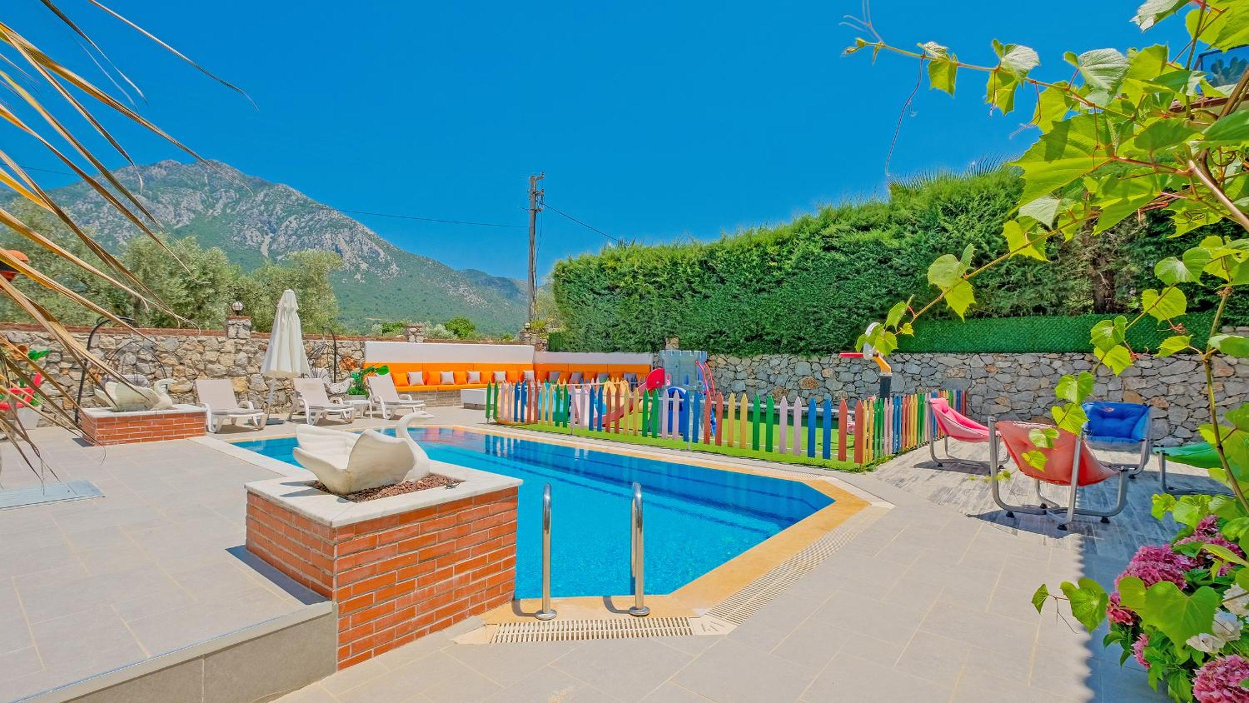 Villa Xclusive