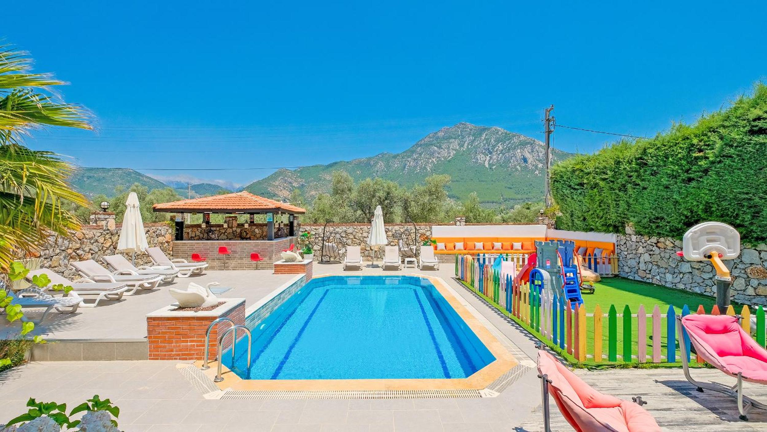 Villa Xclusive