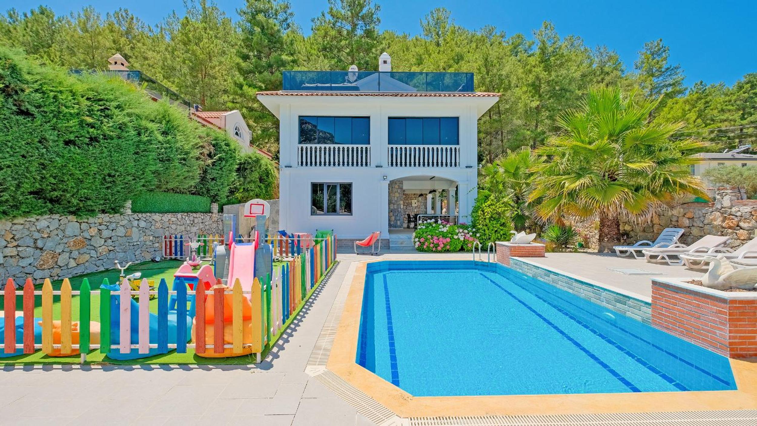 Villa Xclusive