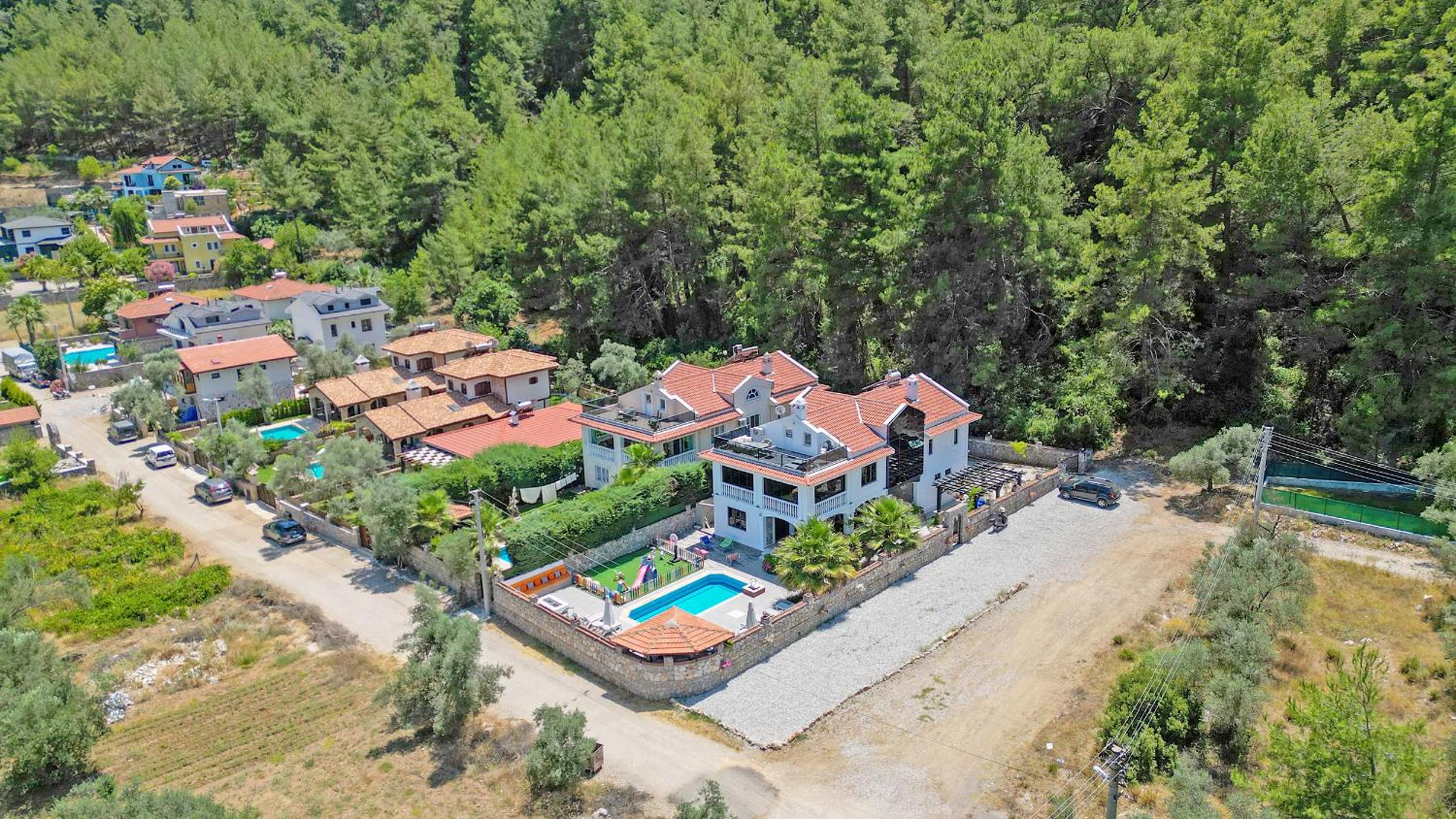 Villa Xclusive