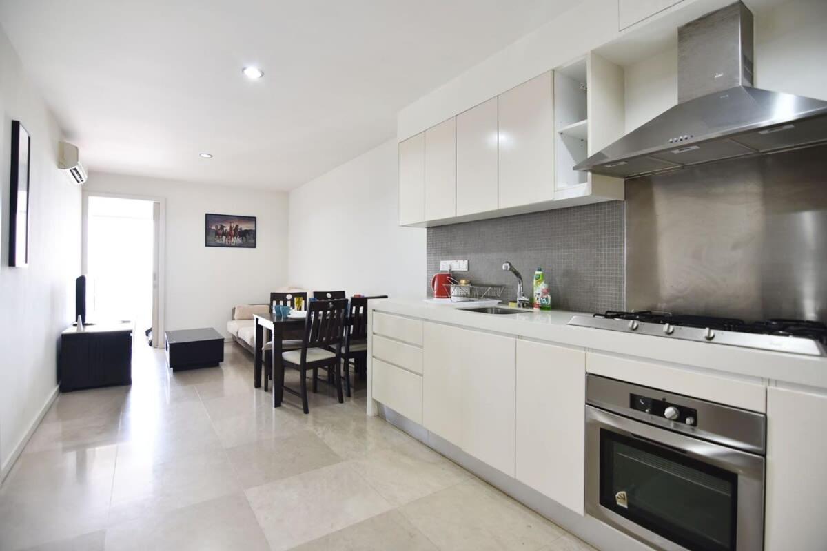 COZY 2BR Fairlane Residences Next To Lot 10