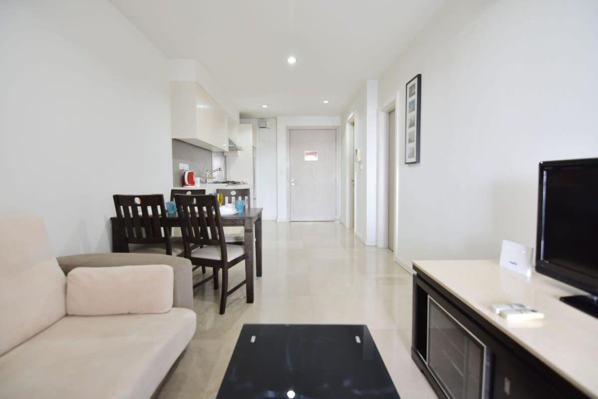 COZY 2BR Fairlane Residences Next To Lot 10