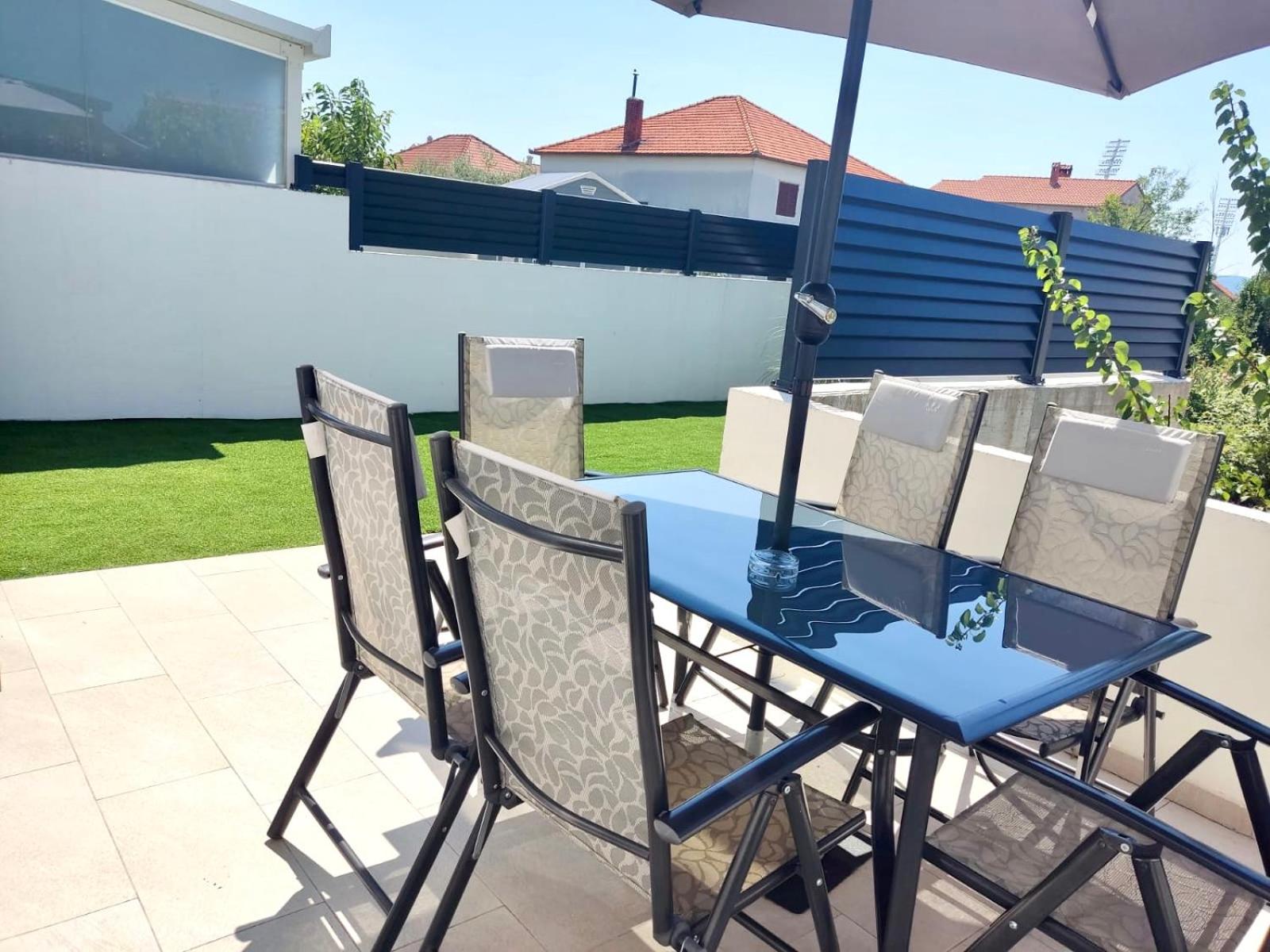 Holiday apartment Zadar - with summer balcony and parking view 2