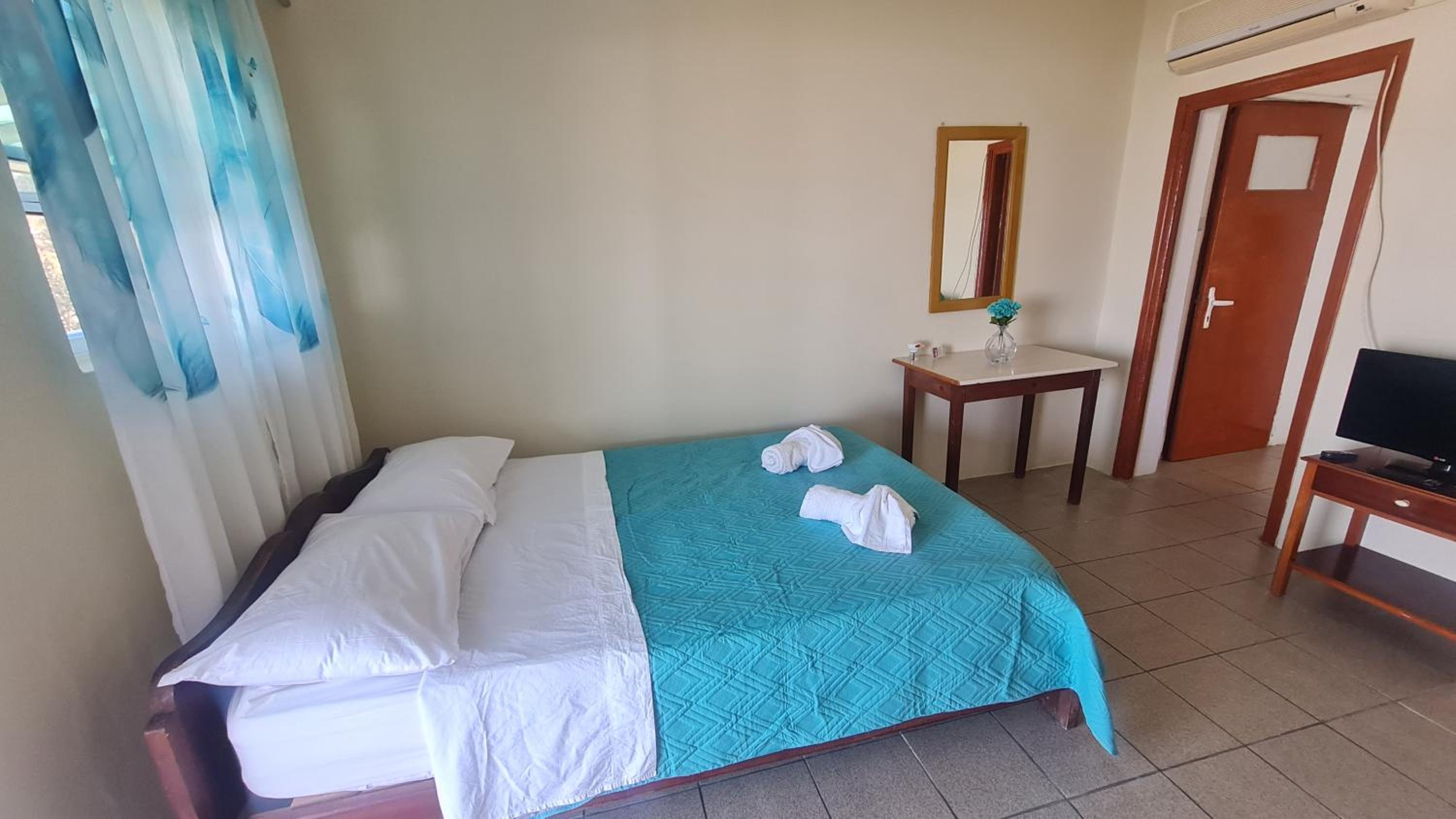 Zacharo Studios Thirasia photo 4