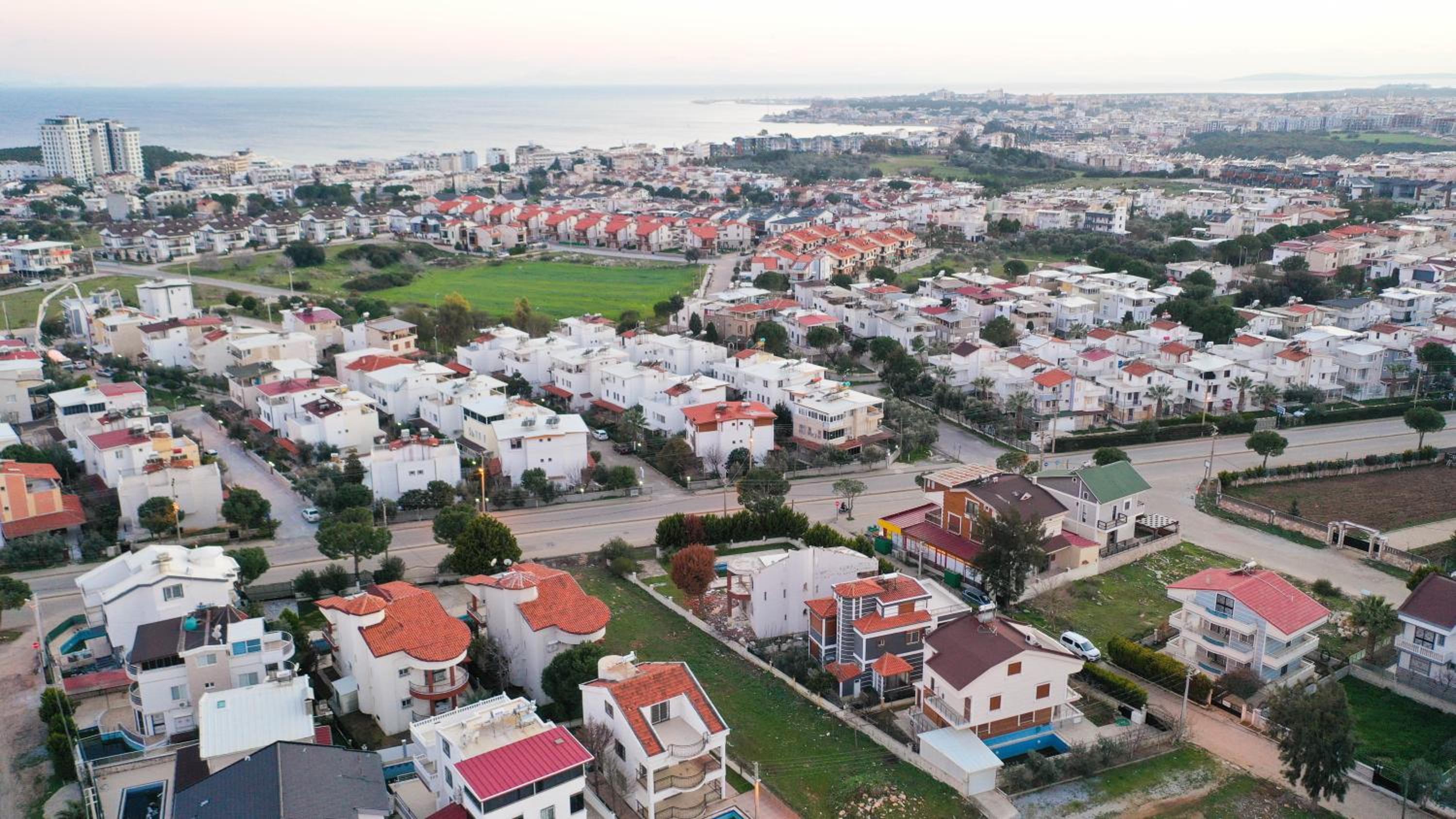 Havuz garaj deniz barbekü, 4 oda 3 banyo klimalı villa , Bahçesinde organik meyve sebze sizi bekliyoruz — photo 2