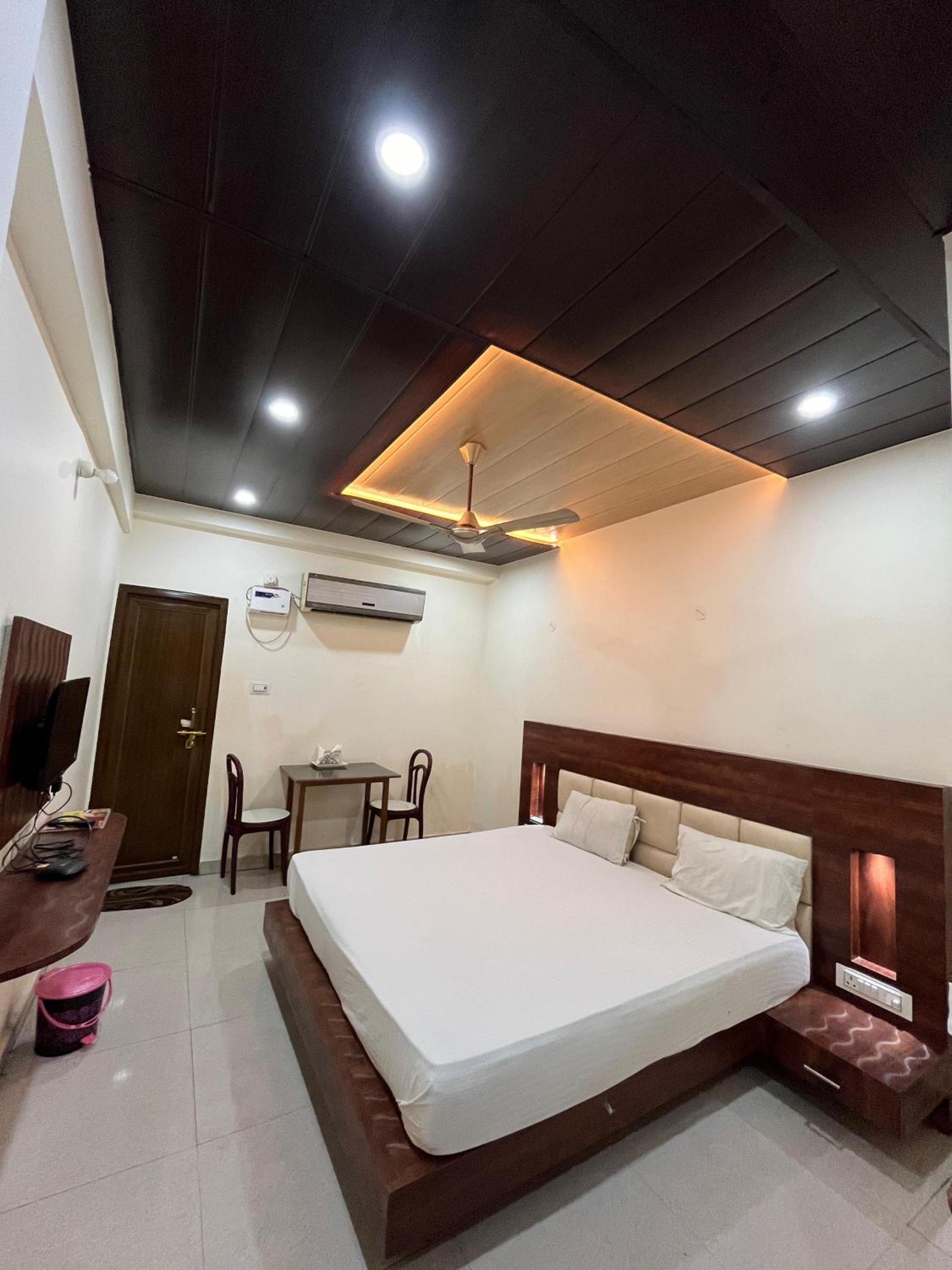 HOTEL VAANI CONTINENTAL