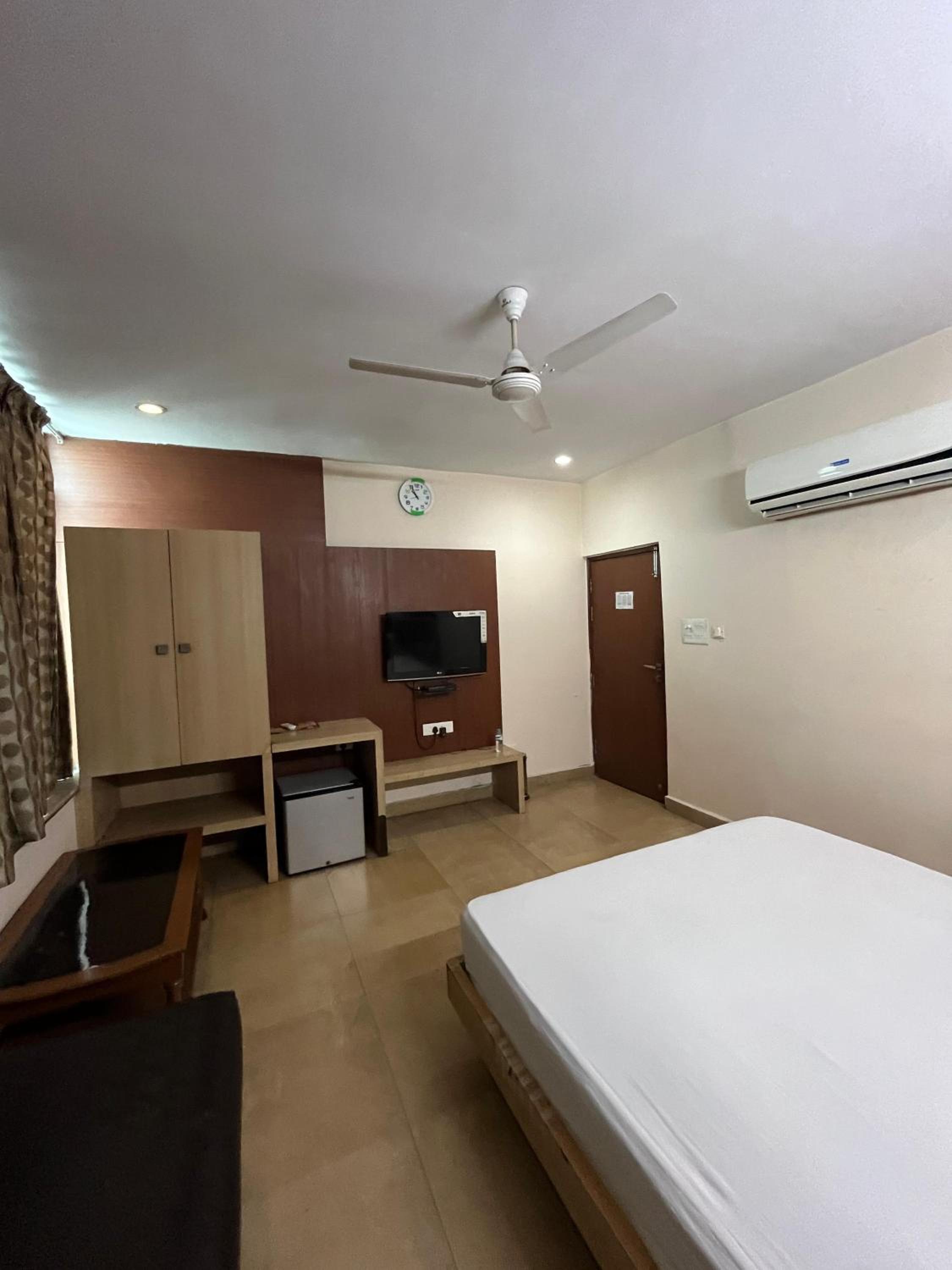 HOTEL VAANI CONTINENTAL
