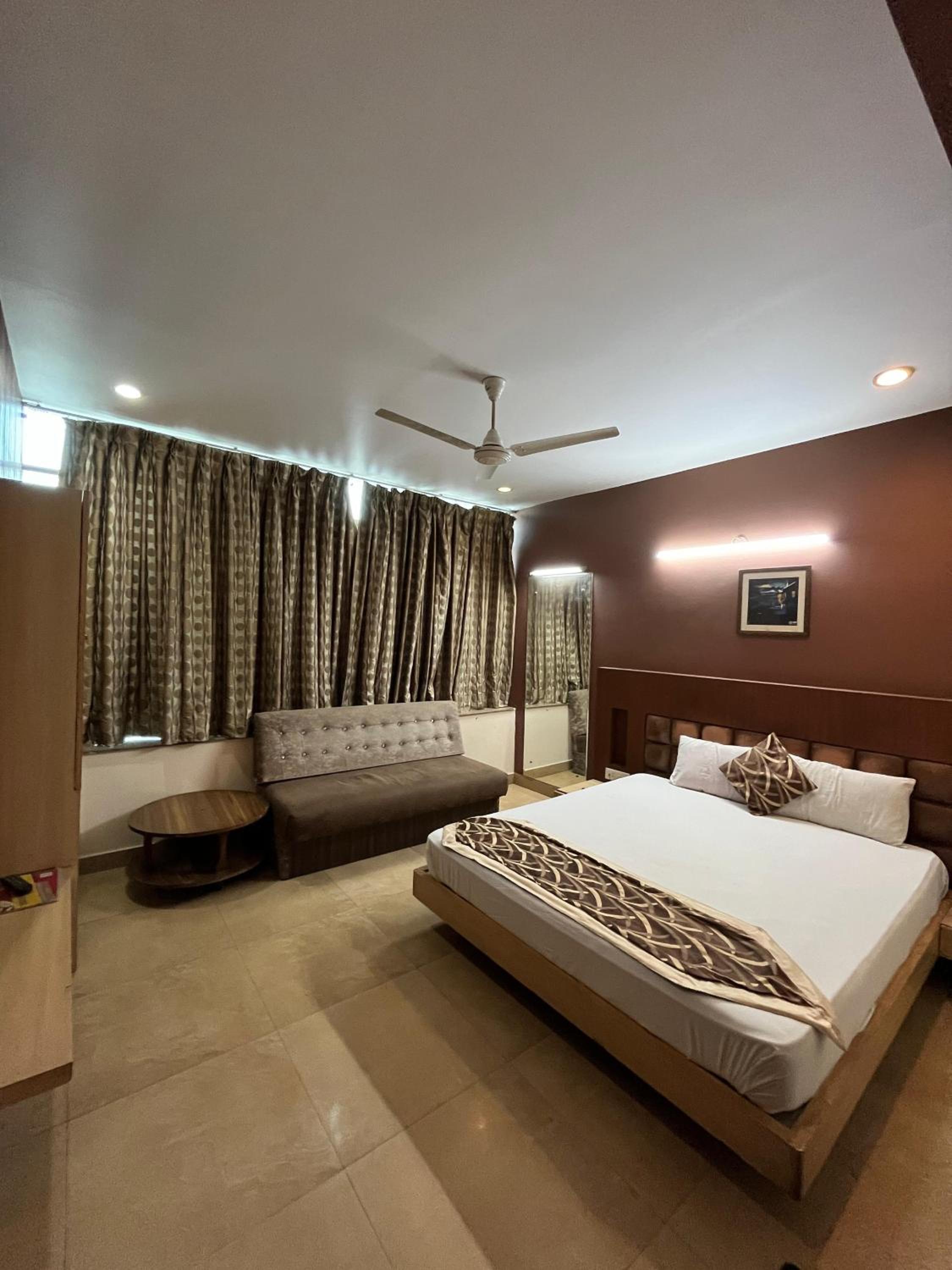 HOTEL VAANI CONTINENTAL