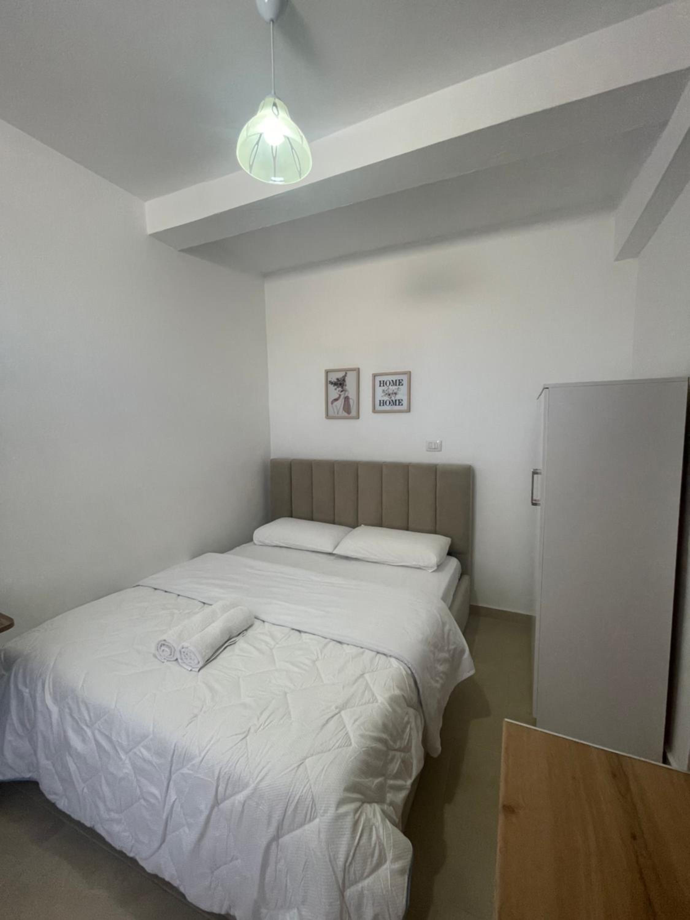 Rent rooms Loren