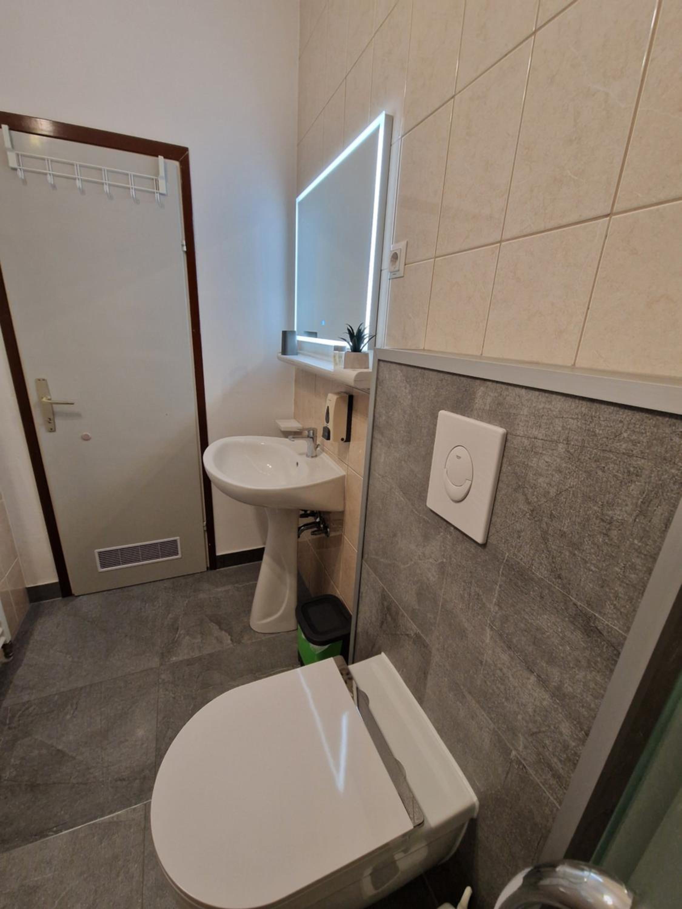 Photo 43