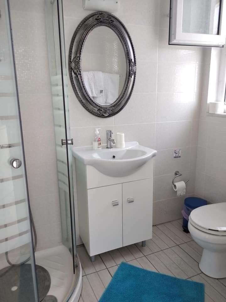 Olga Studios Apartment