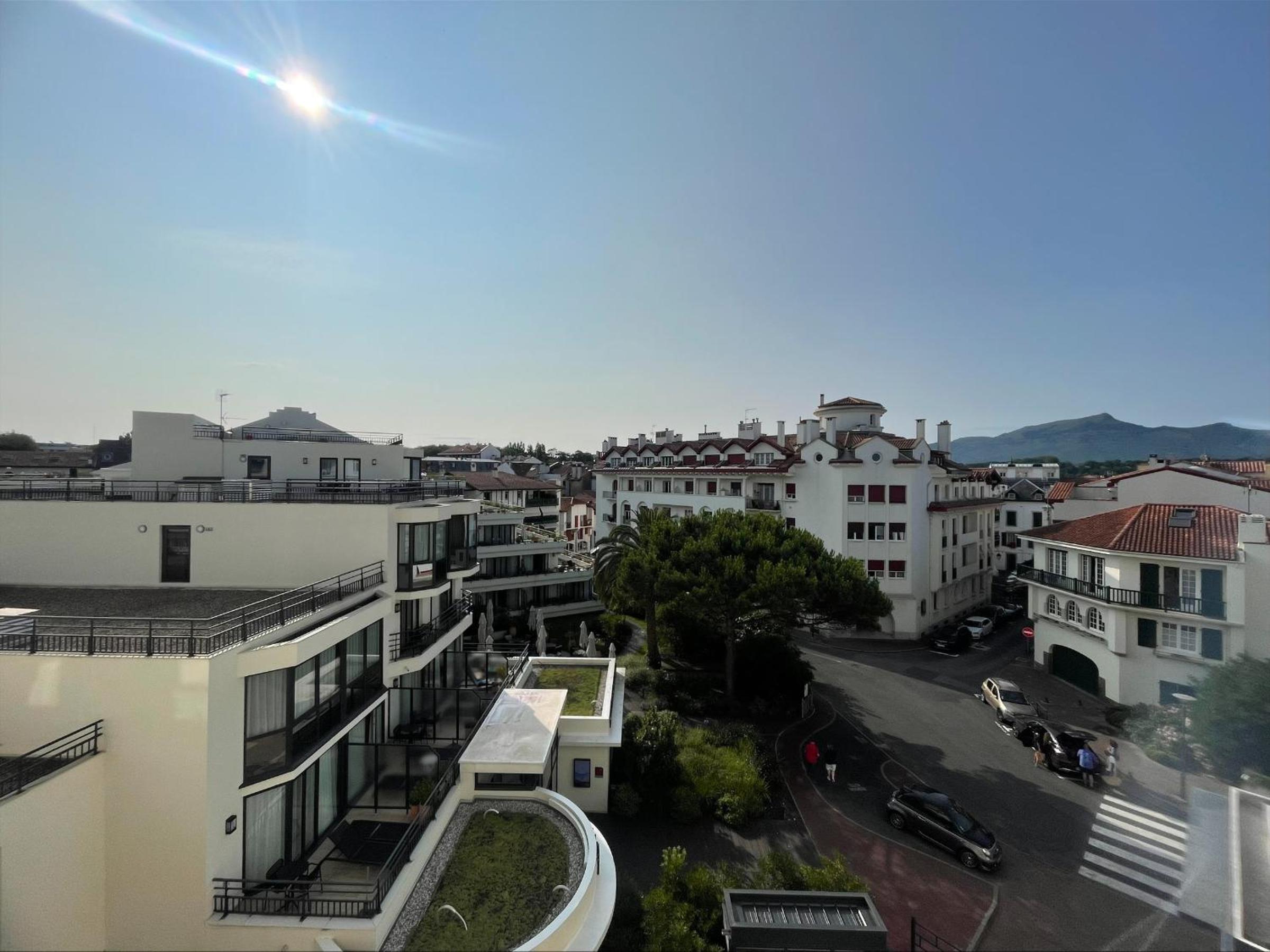 Appartement Rénové en Bord de Mer à Saint-Jean-de-Luz, Vue sur la Rhune - FR-1-239-757