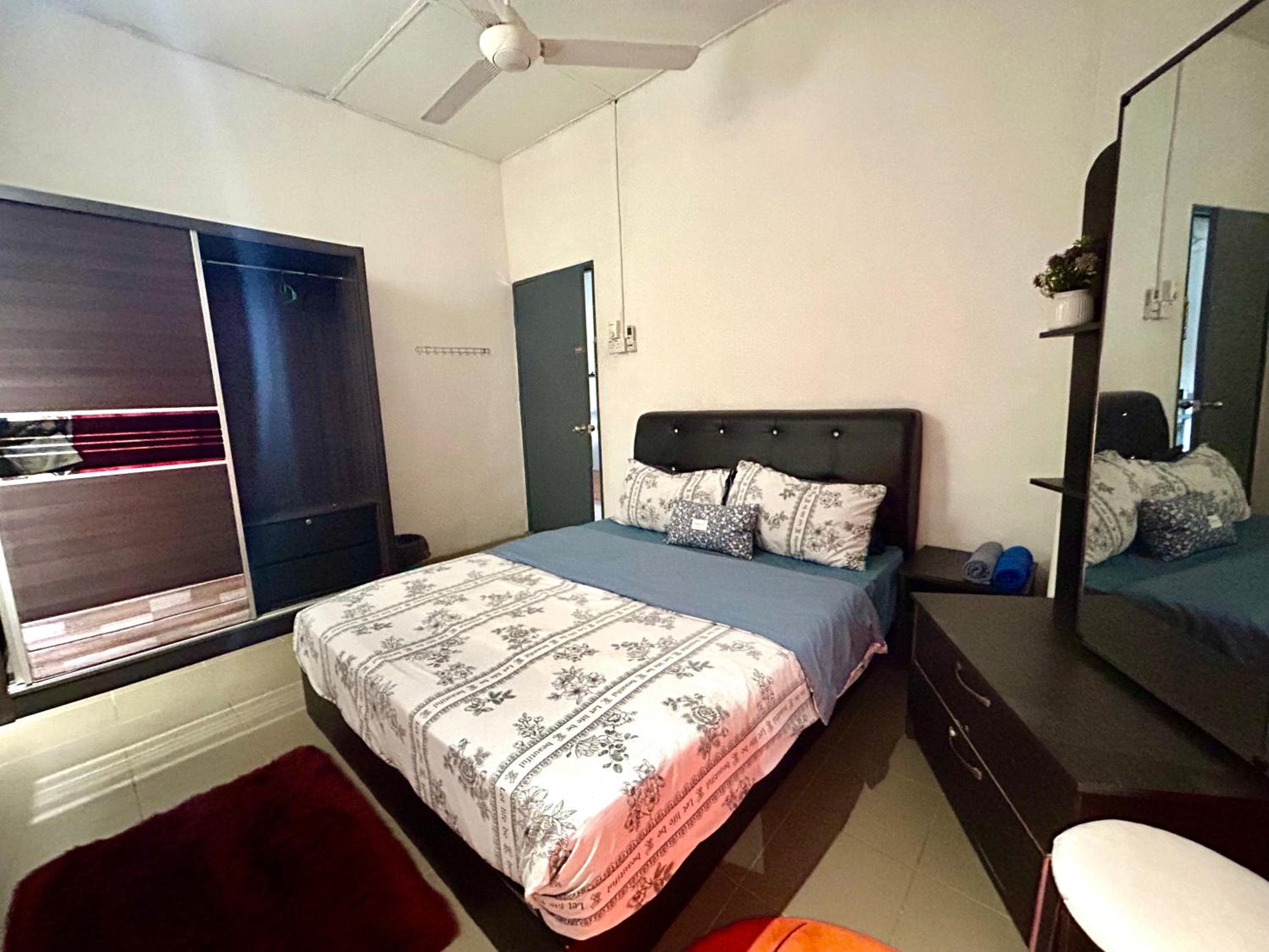 Entire 33 Cozy House • 3 Bedroom @ Alma Bukit Mertajam photo 5