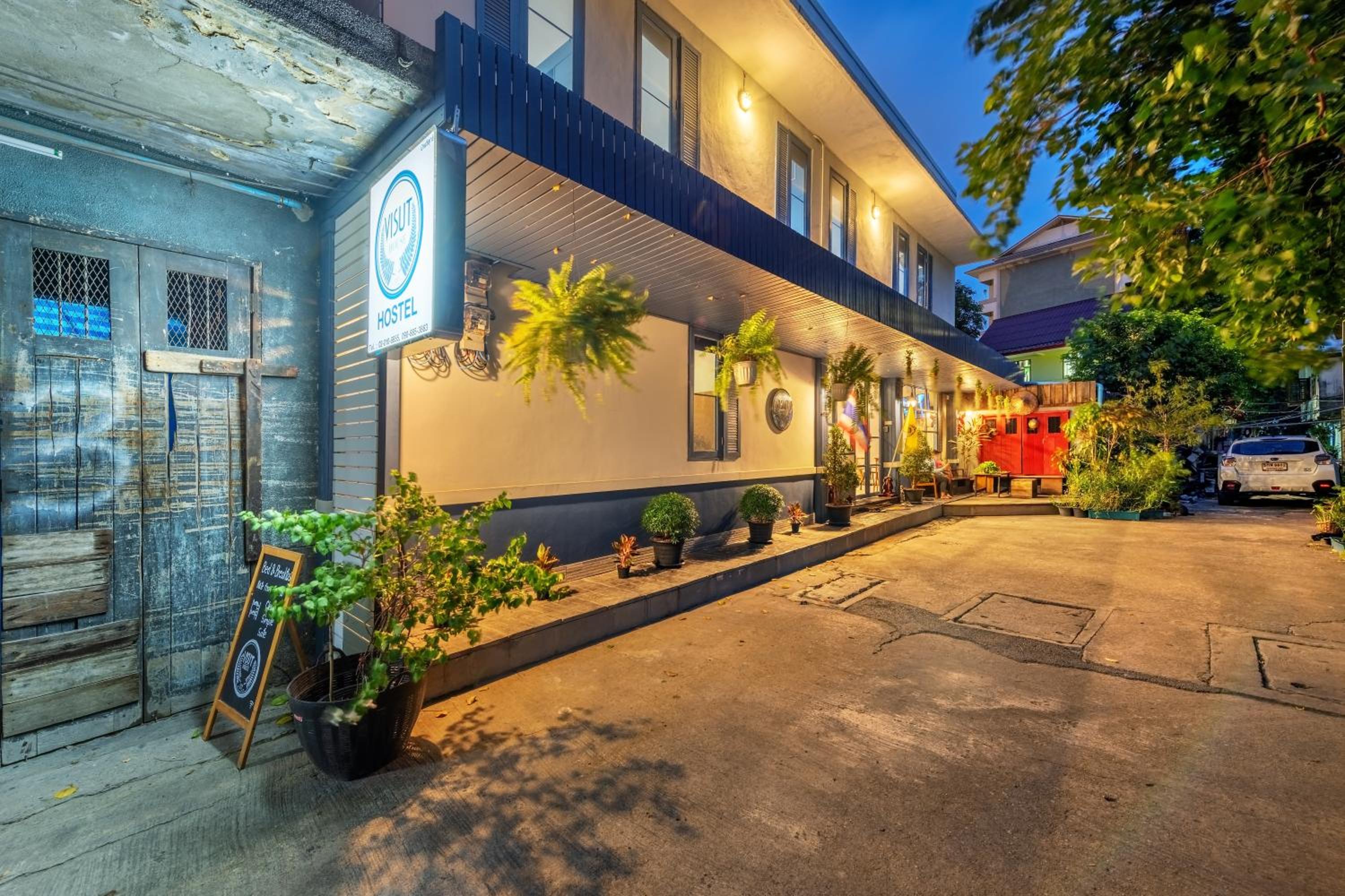 Visut House Hostel