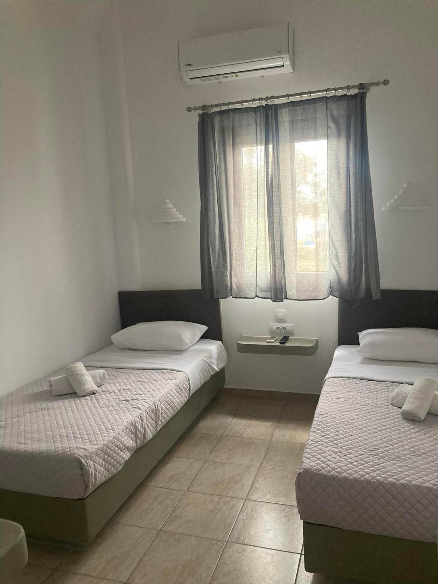 Marousi Rooms