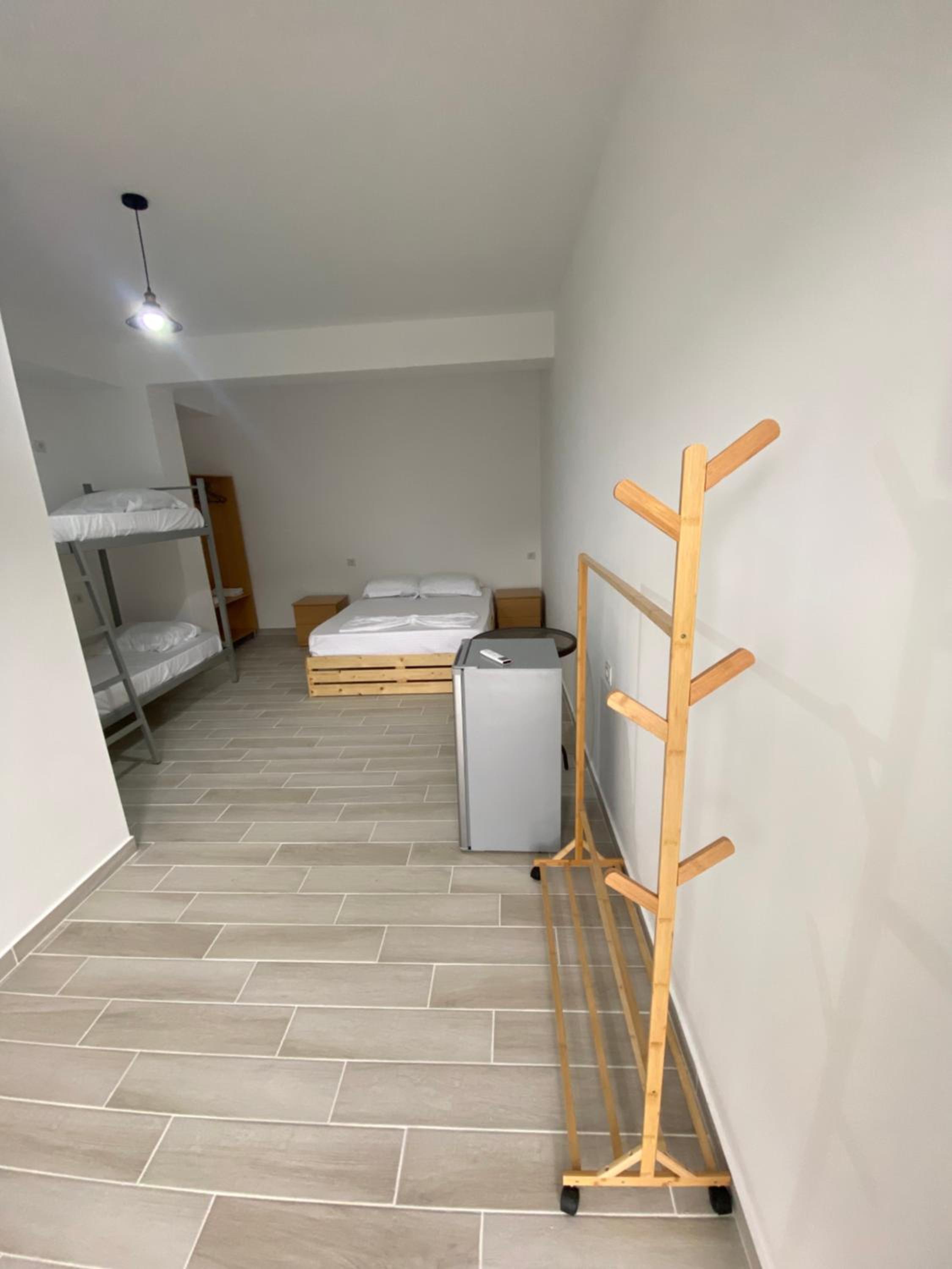 Eleni's Holiday Rooms