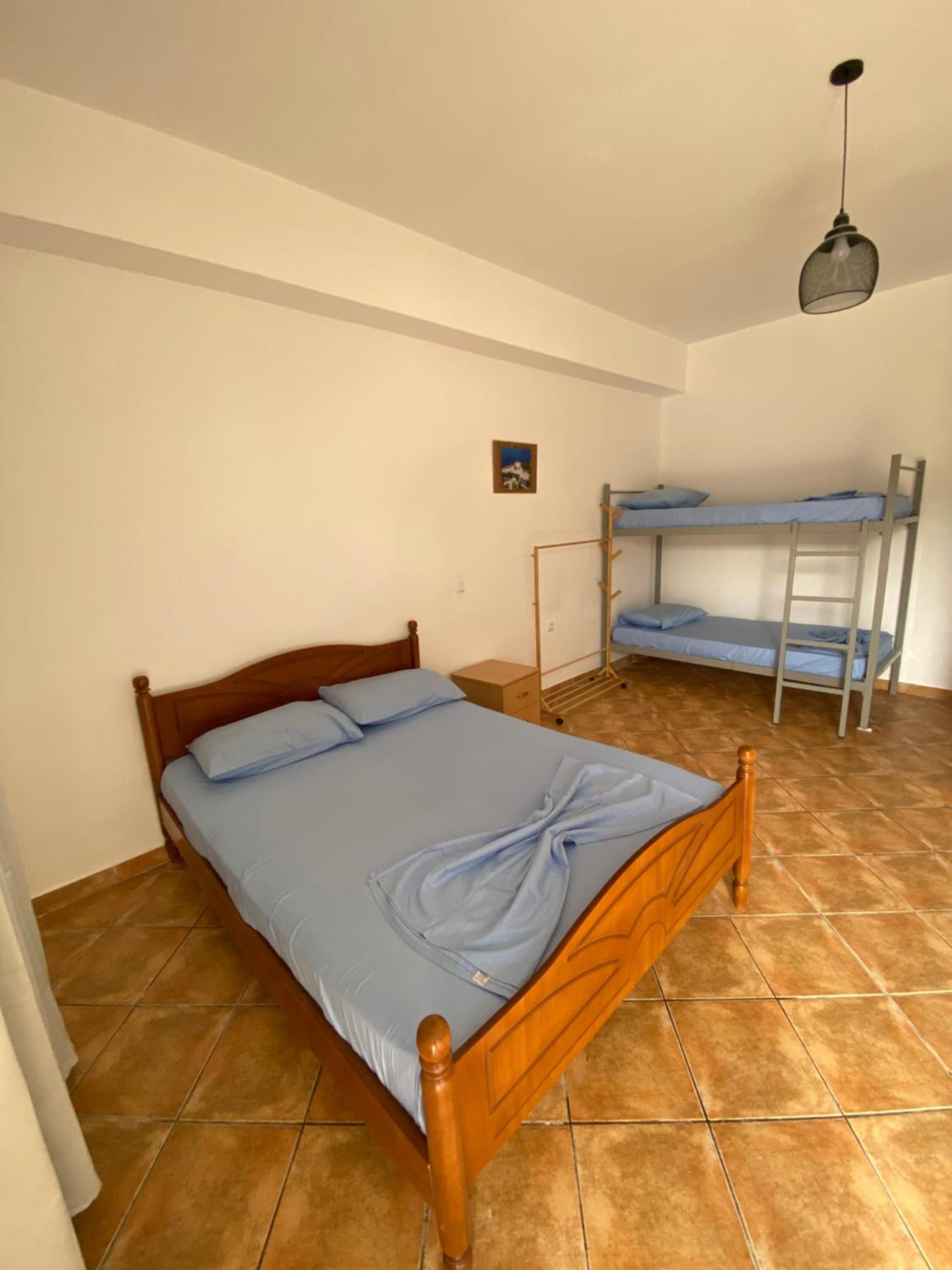 Eleni's Holiday Rooms