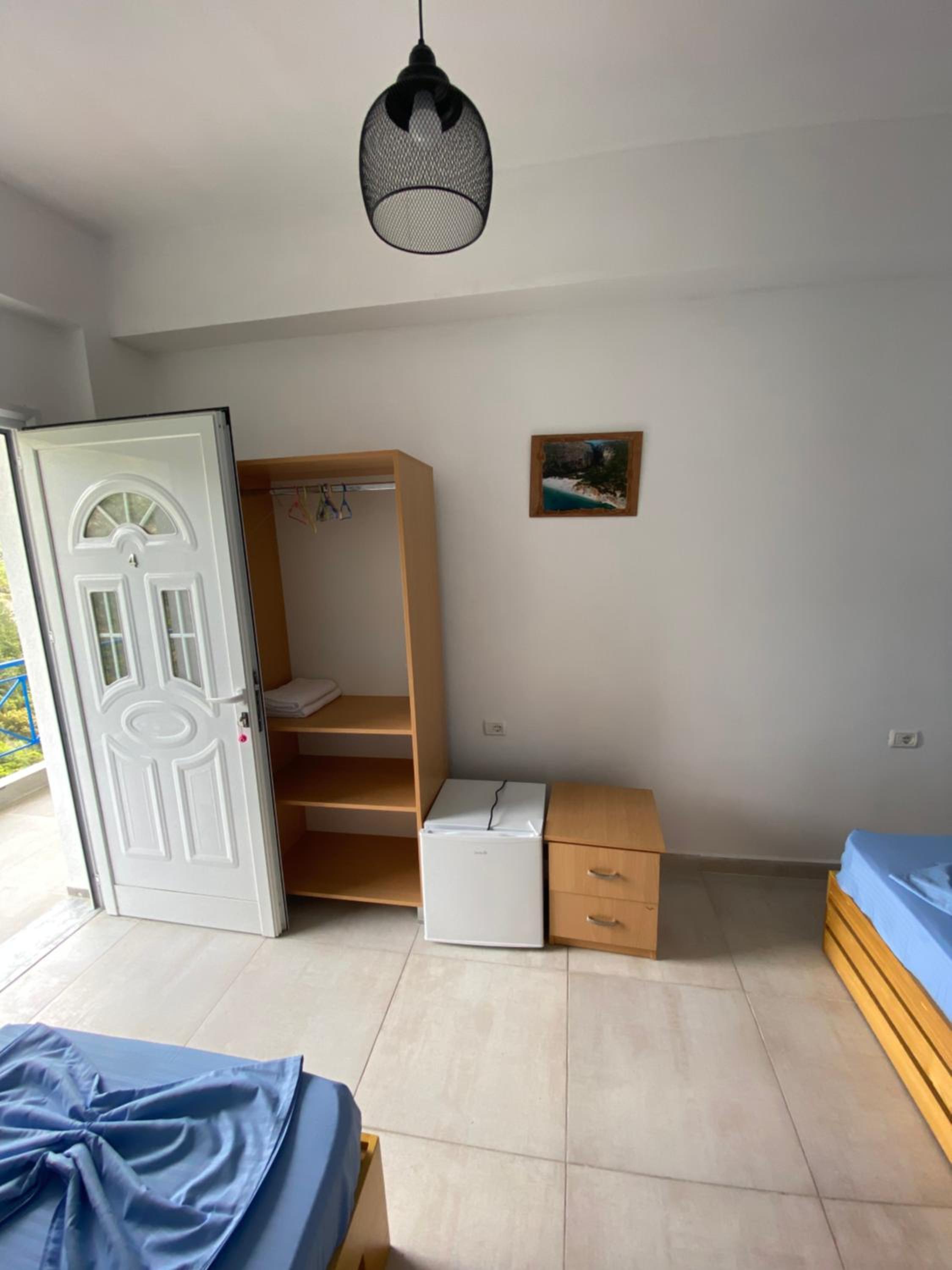 Eleni's Holiday Rooms