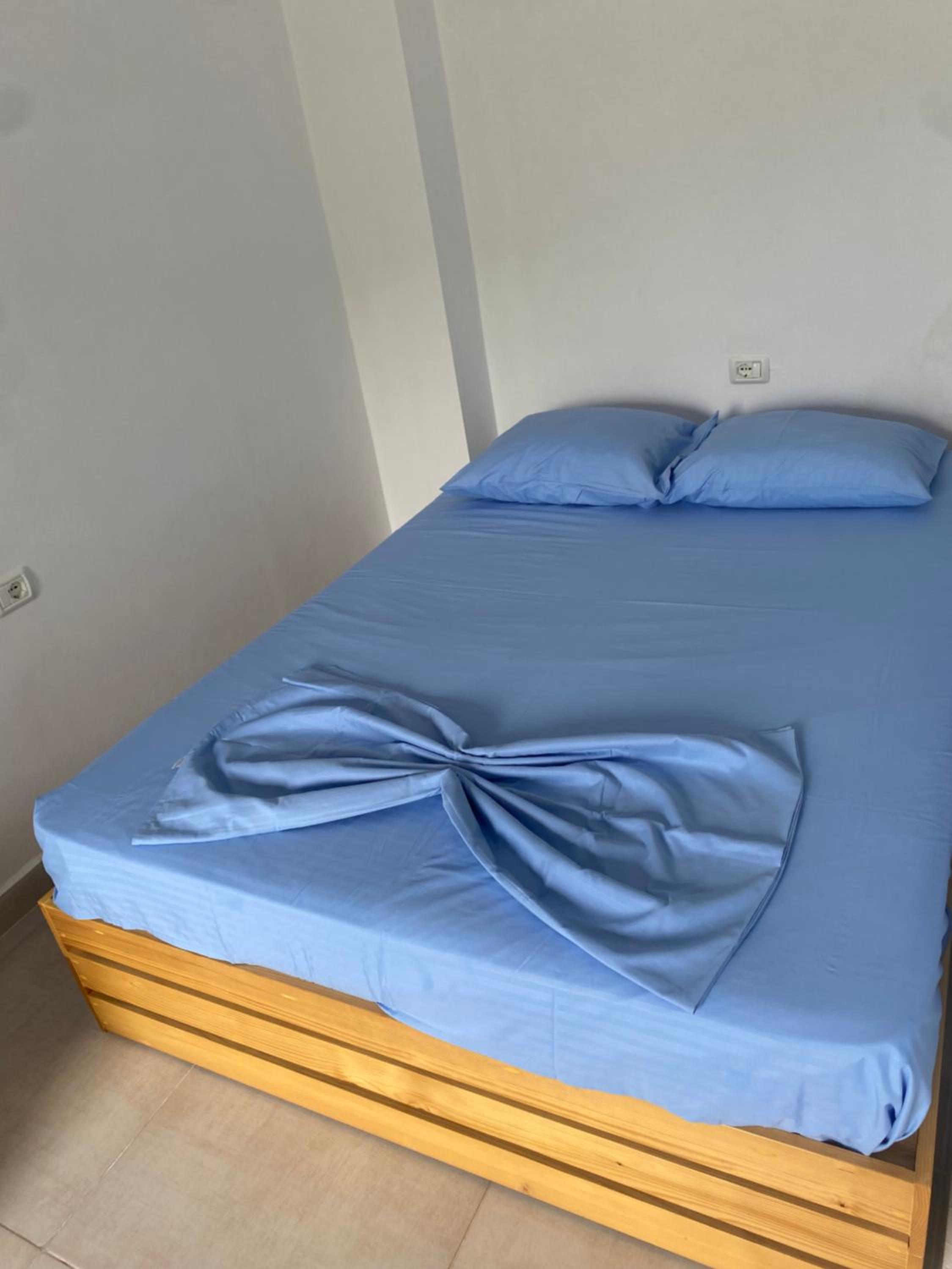 Eleni's Holiday Rooms