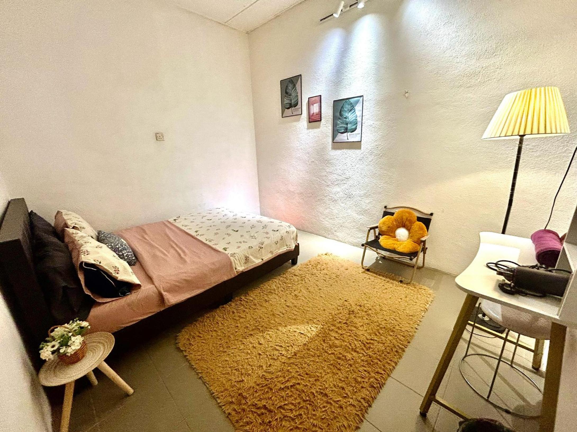 Entire 33 Cozy House • 3 Bedroom @ Alma Bukit Mertajam photo 4