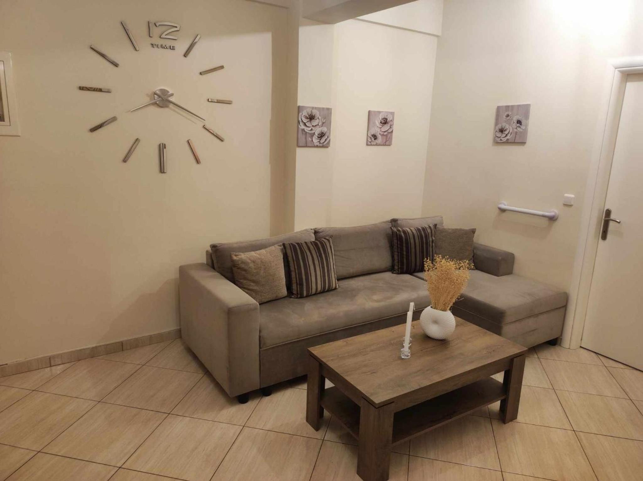 Beautiful Apartment in the City Center with Parking view 2