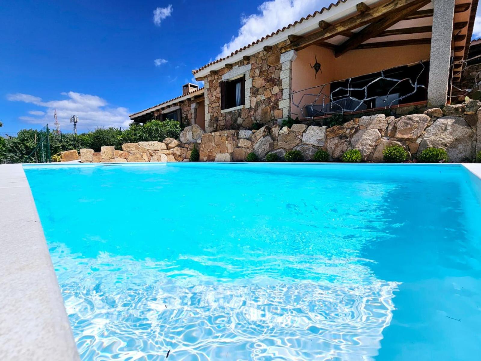 Villa Capo Coda Cavallo piscina privata view 3