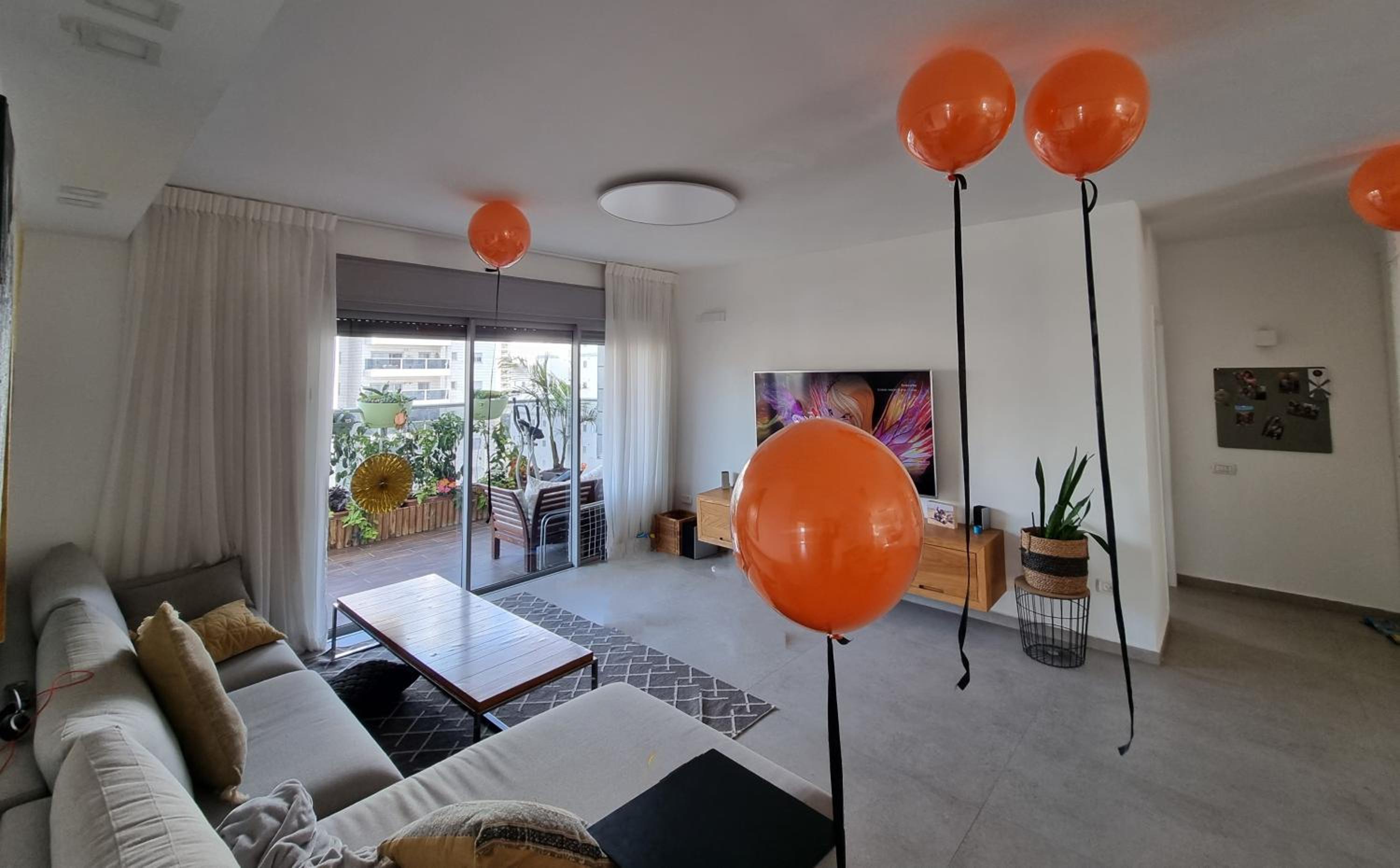 6-Room Apartment Im HaMoshavot