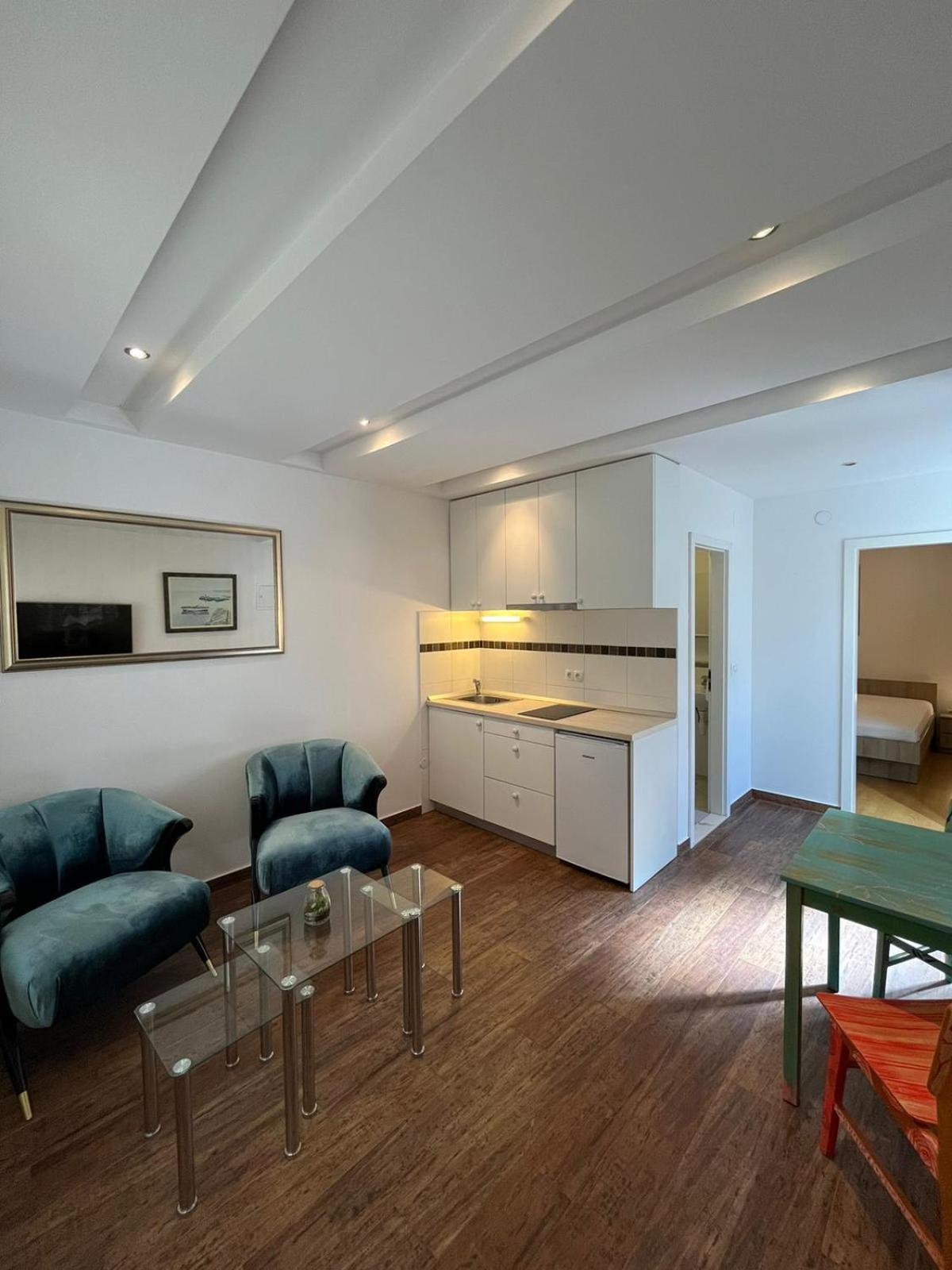 Apartments Corner