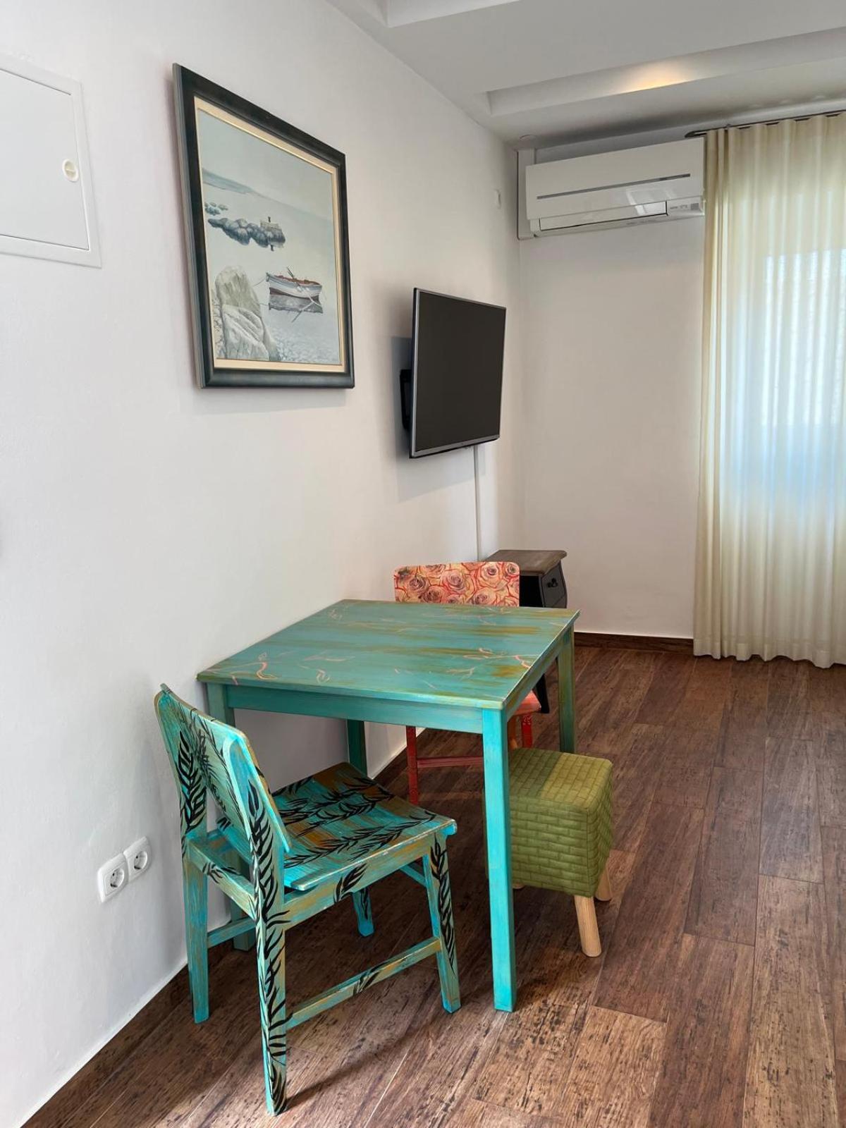 Apartments Corner