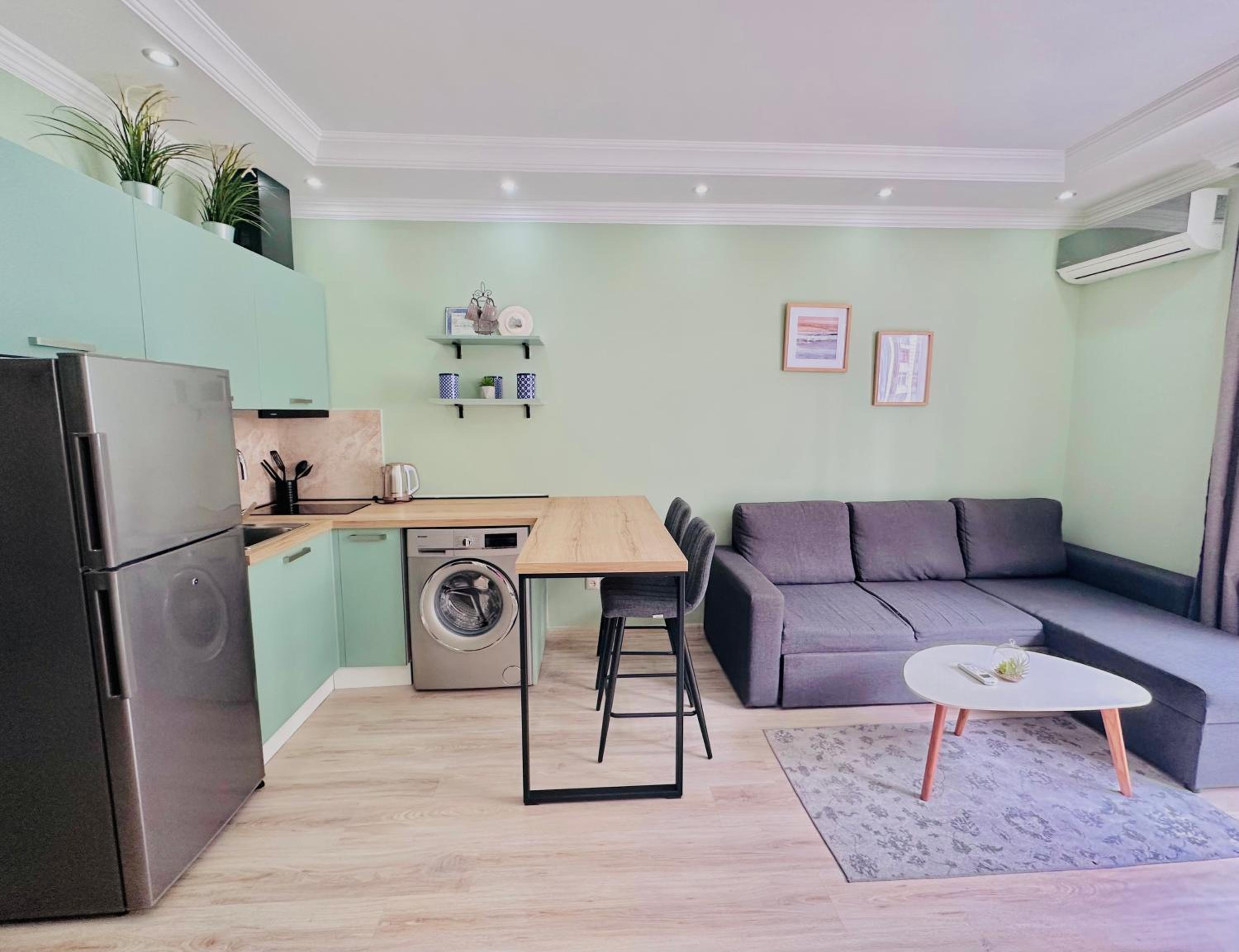 Lina’s Seaside Apartments