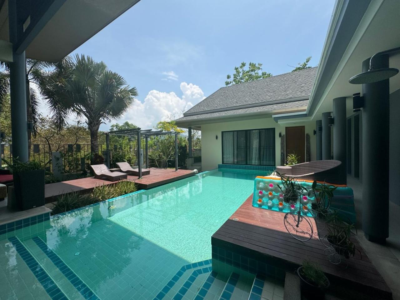 Ibiscus Villa by G Estate