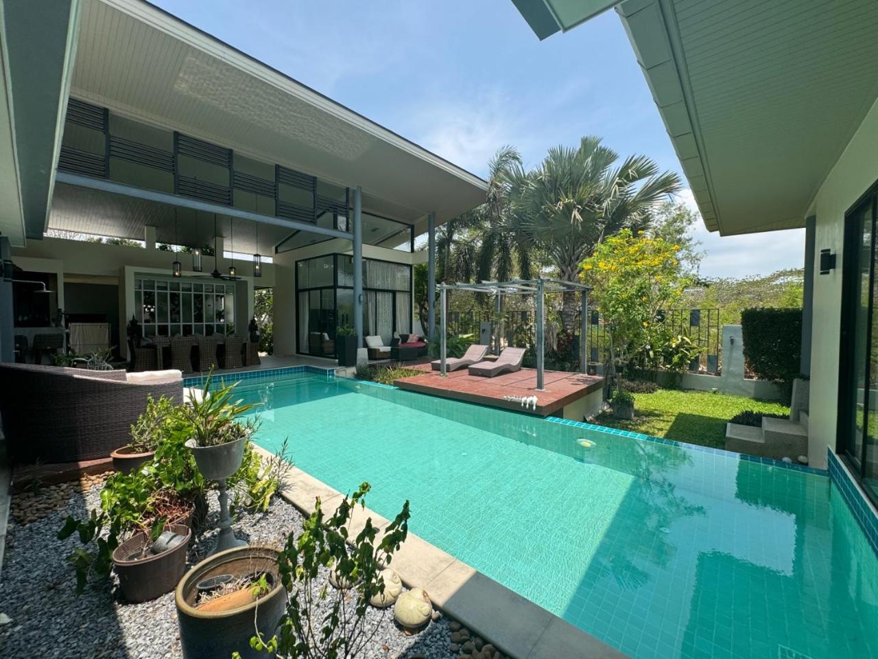 Ibiscus Villa by G Estate