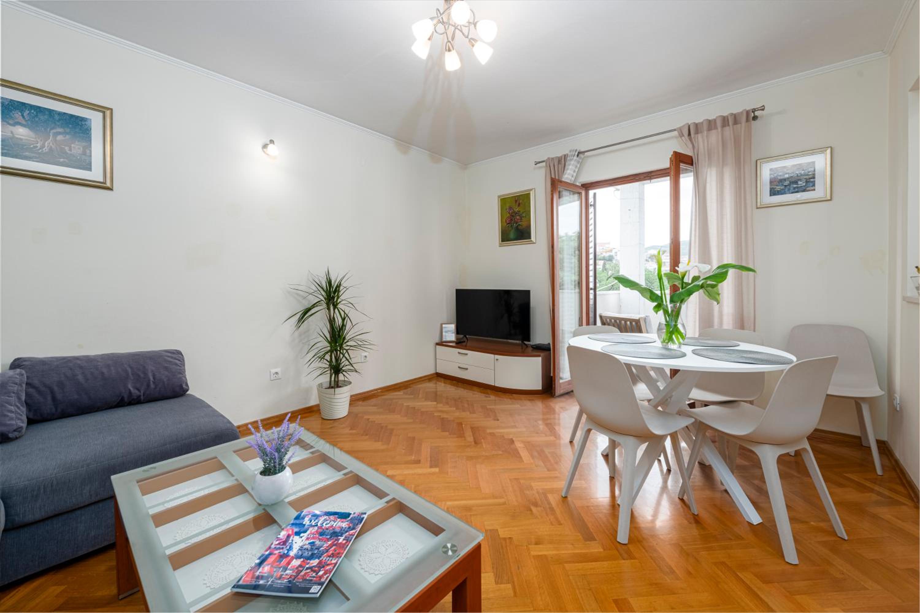 Apartment Mart