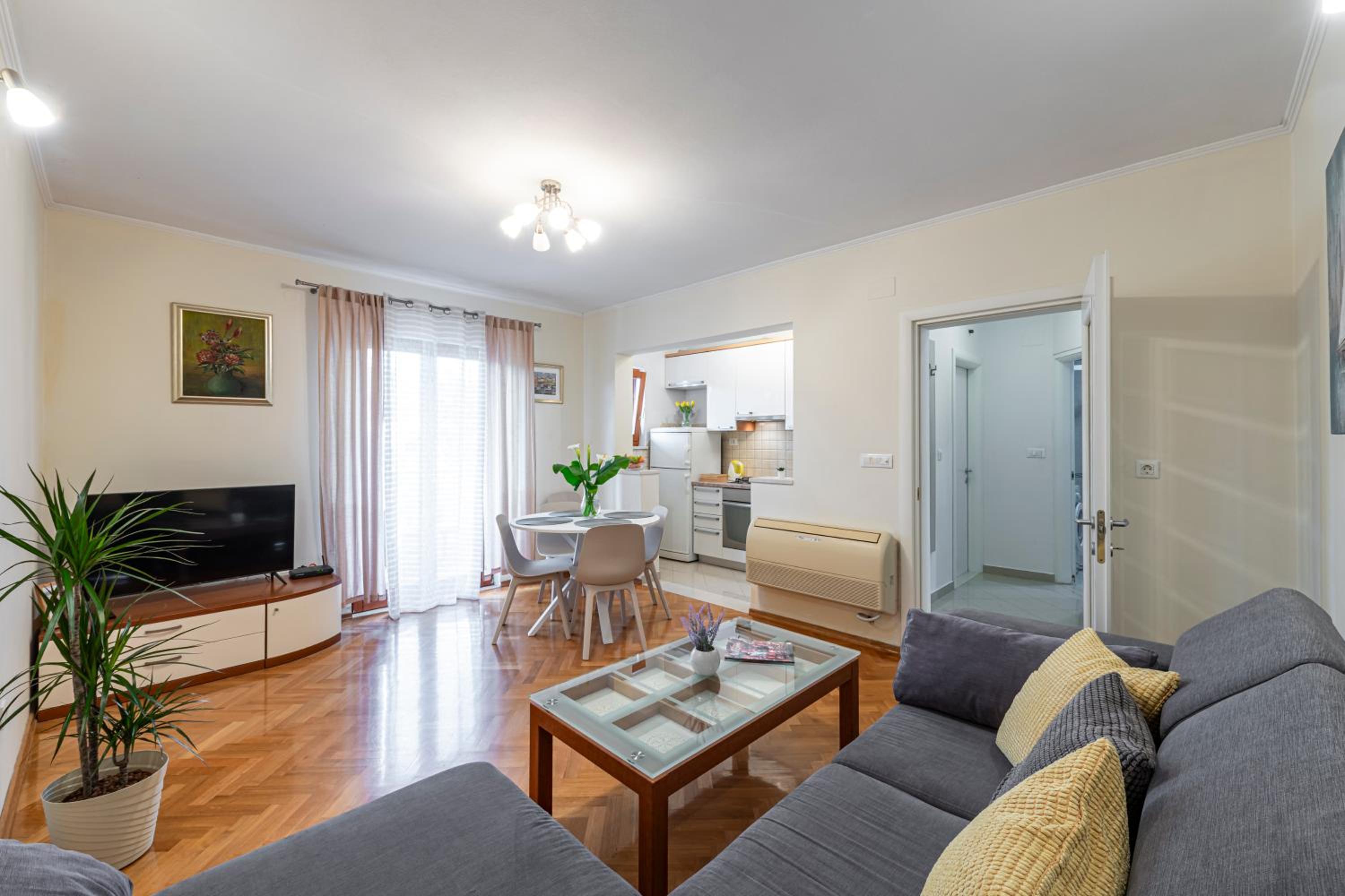 Apartment Mart