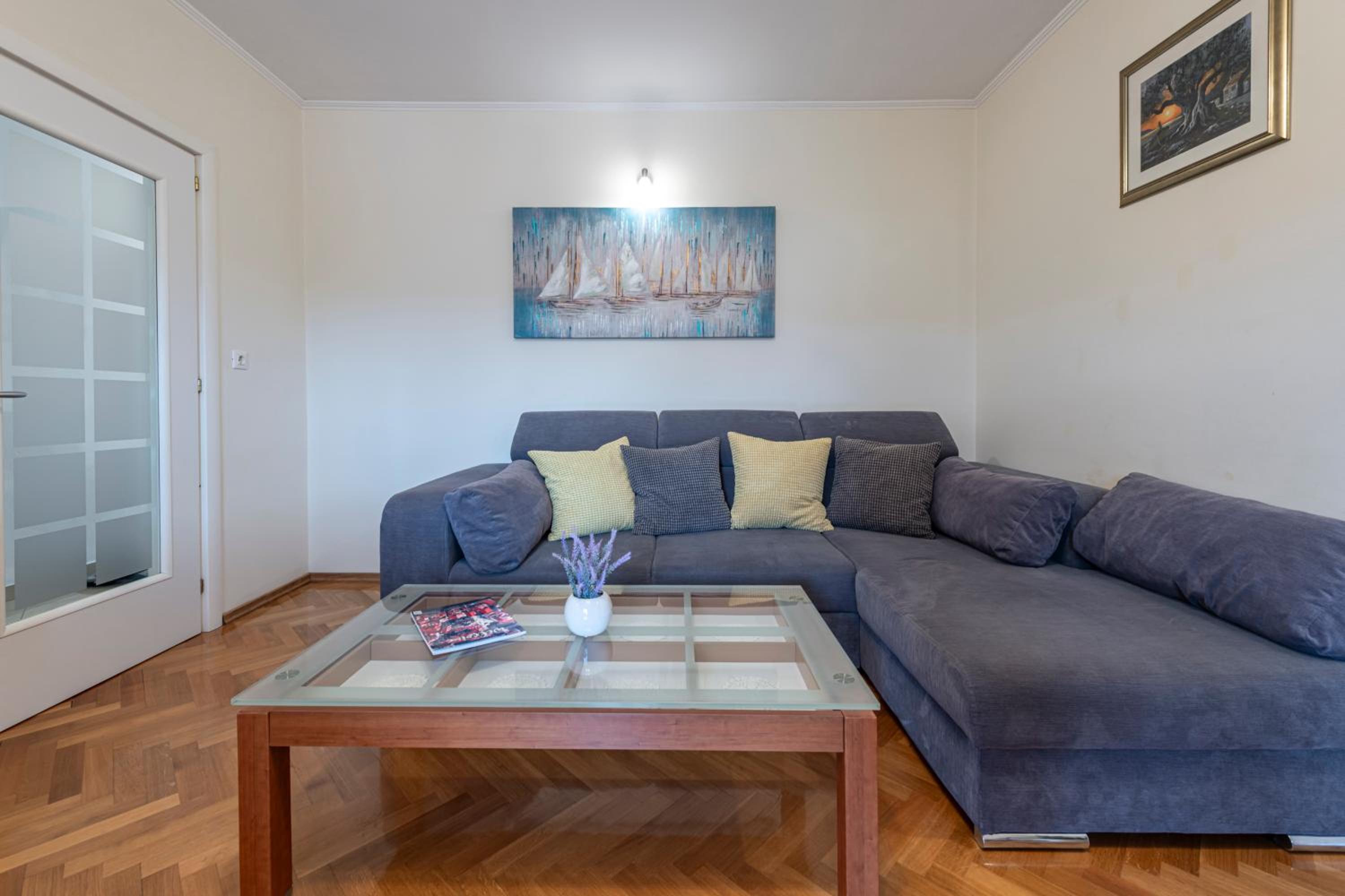 Apartment Mart