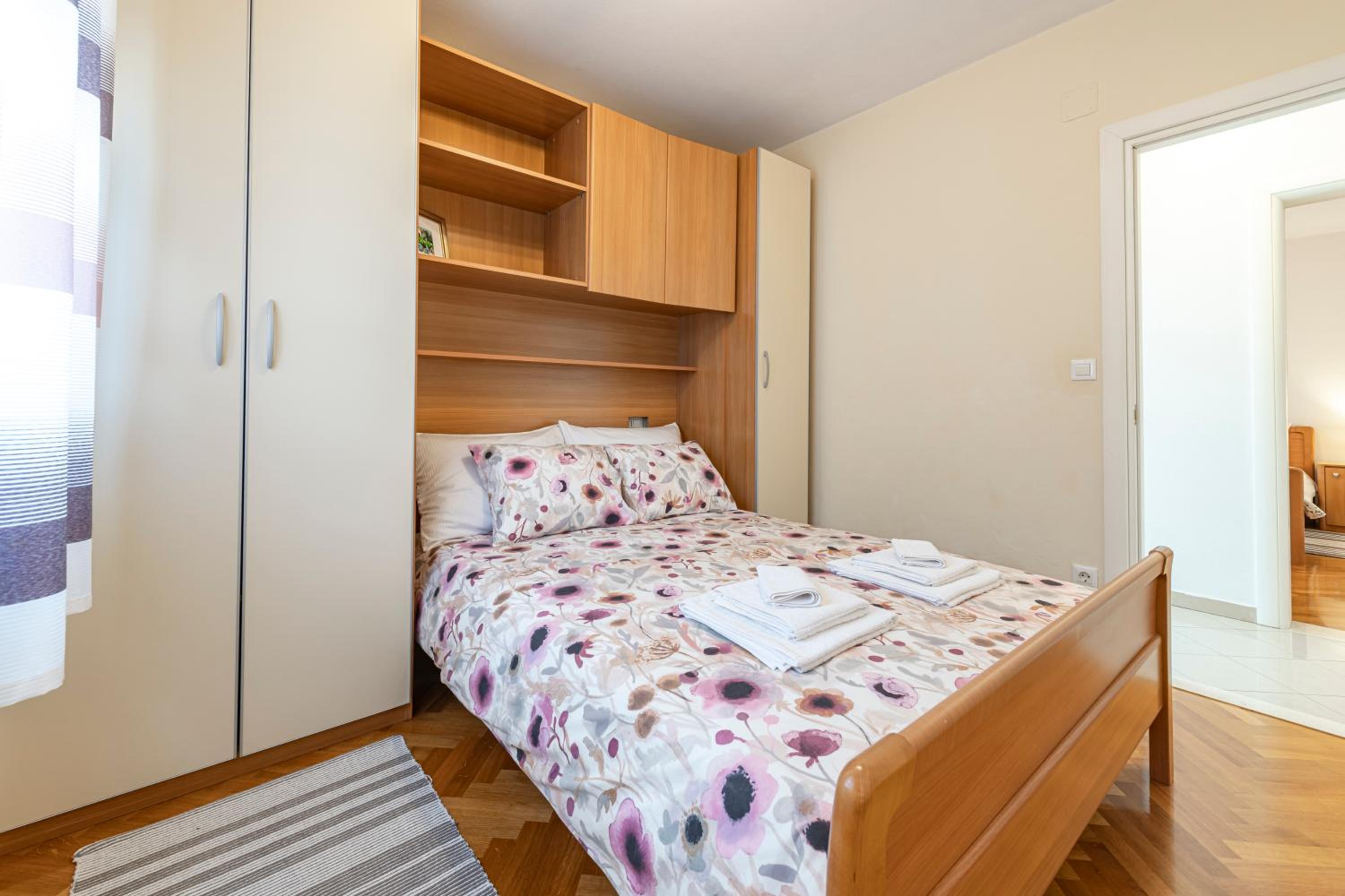 Apartment Mart