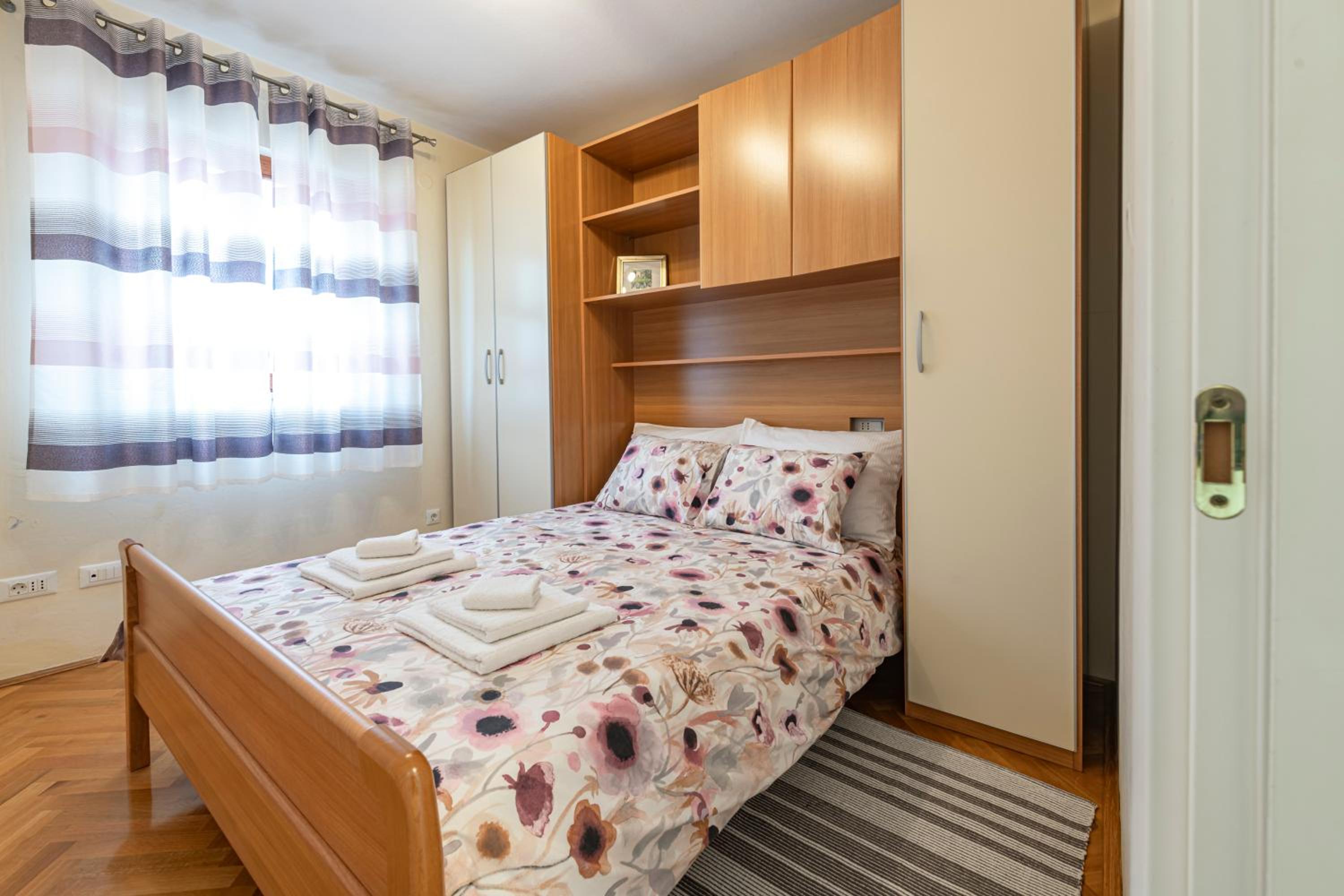 Apartment Mart