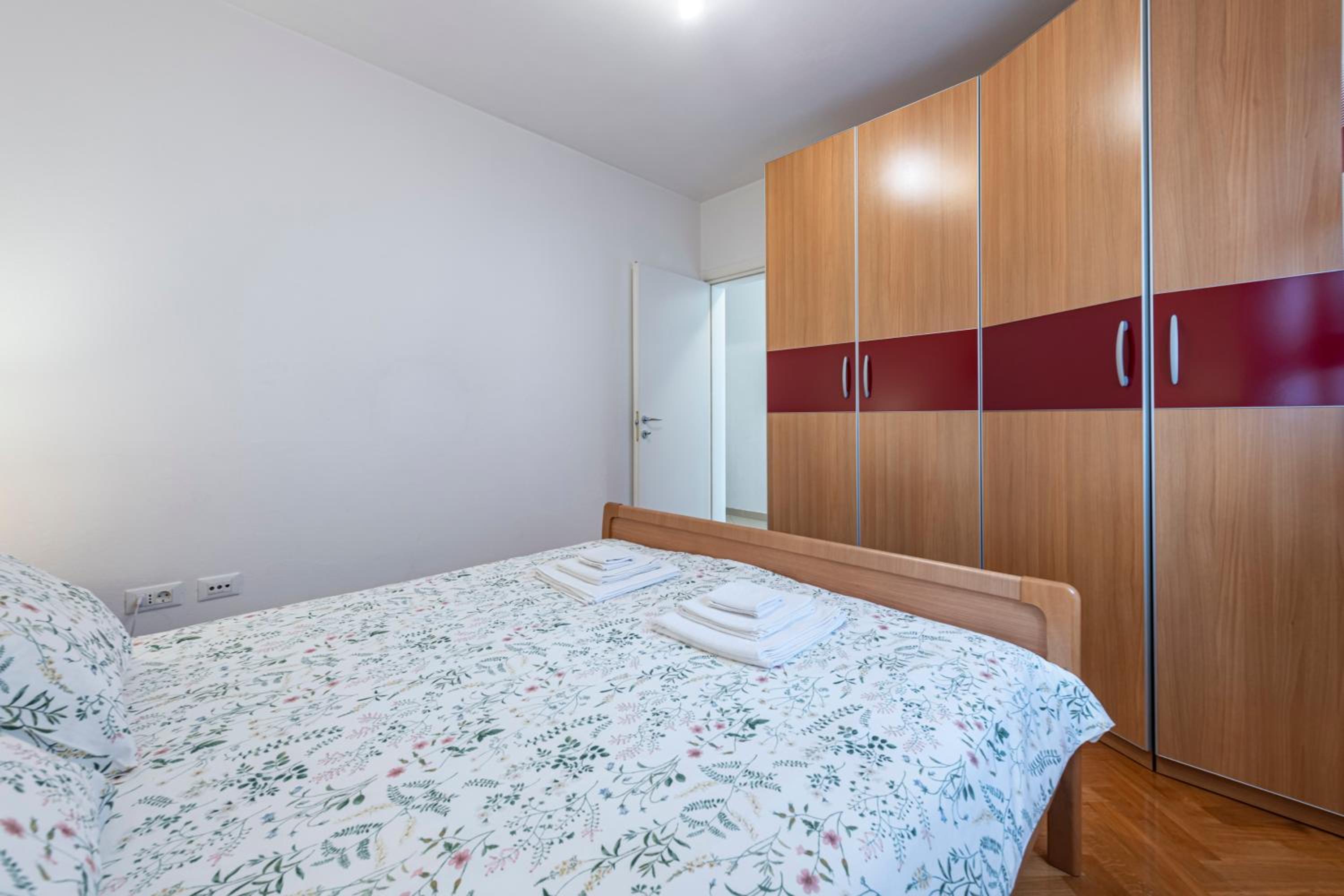 Apartment Mart