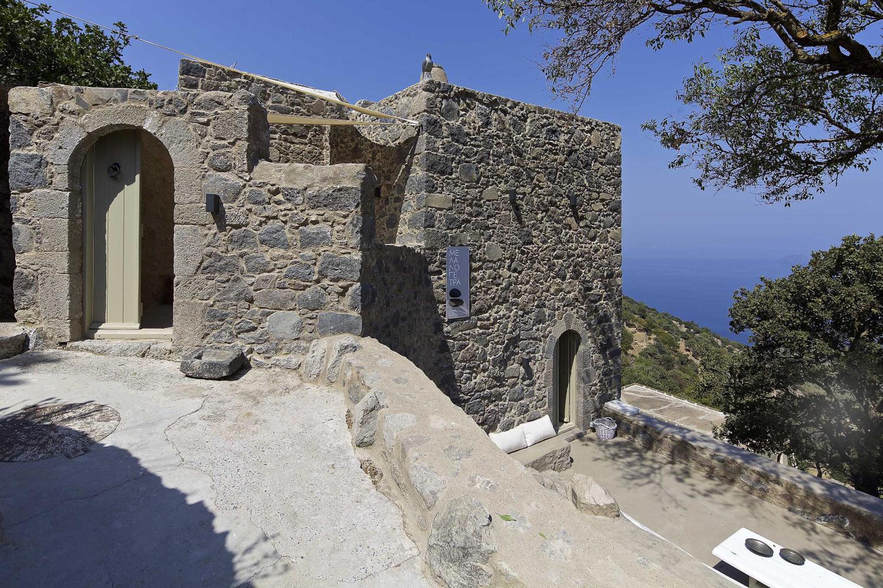 MELANOPETRA boutique apartments
