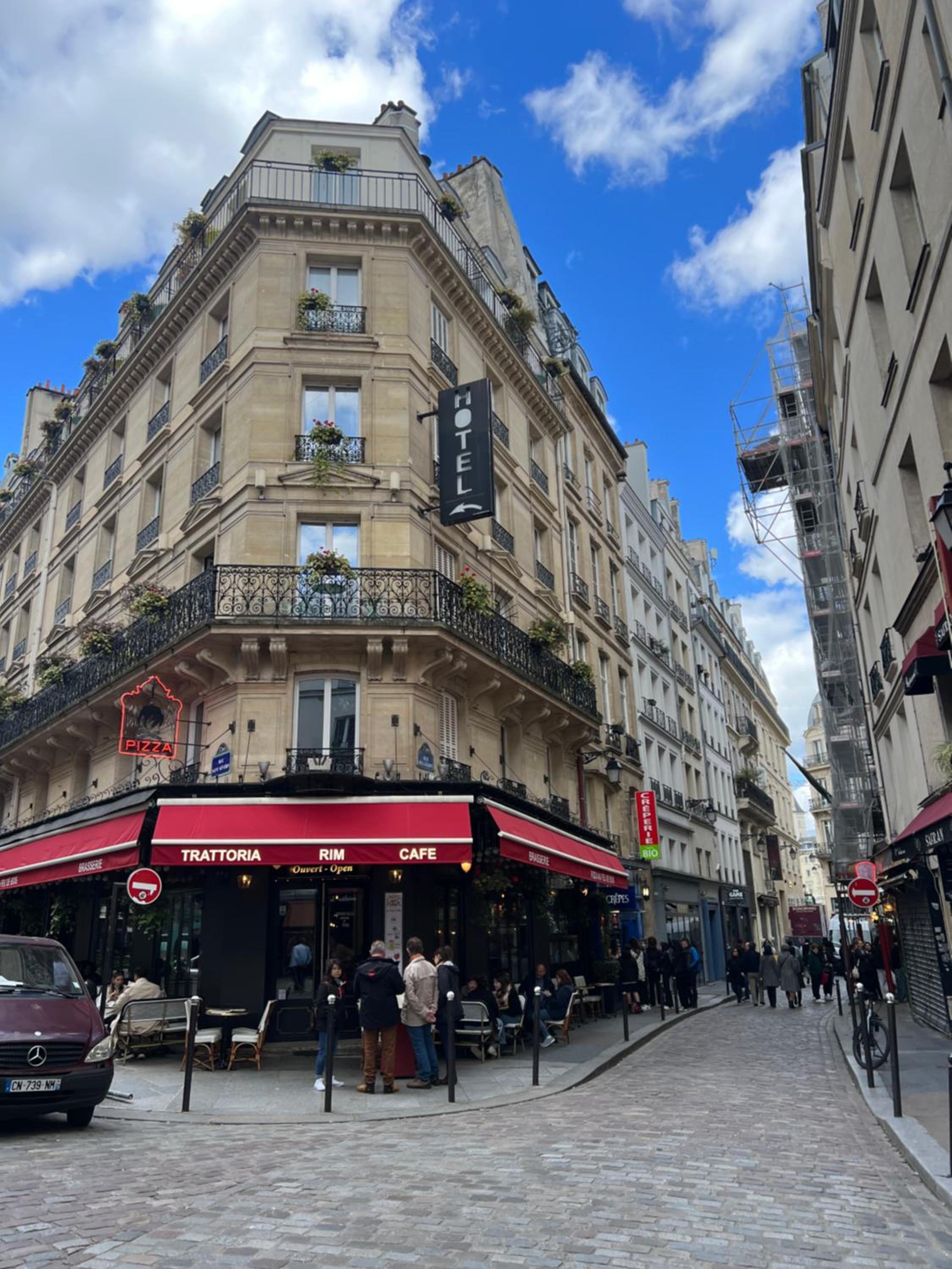 Quartierlatin apartment