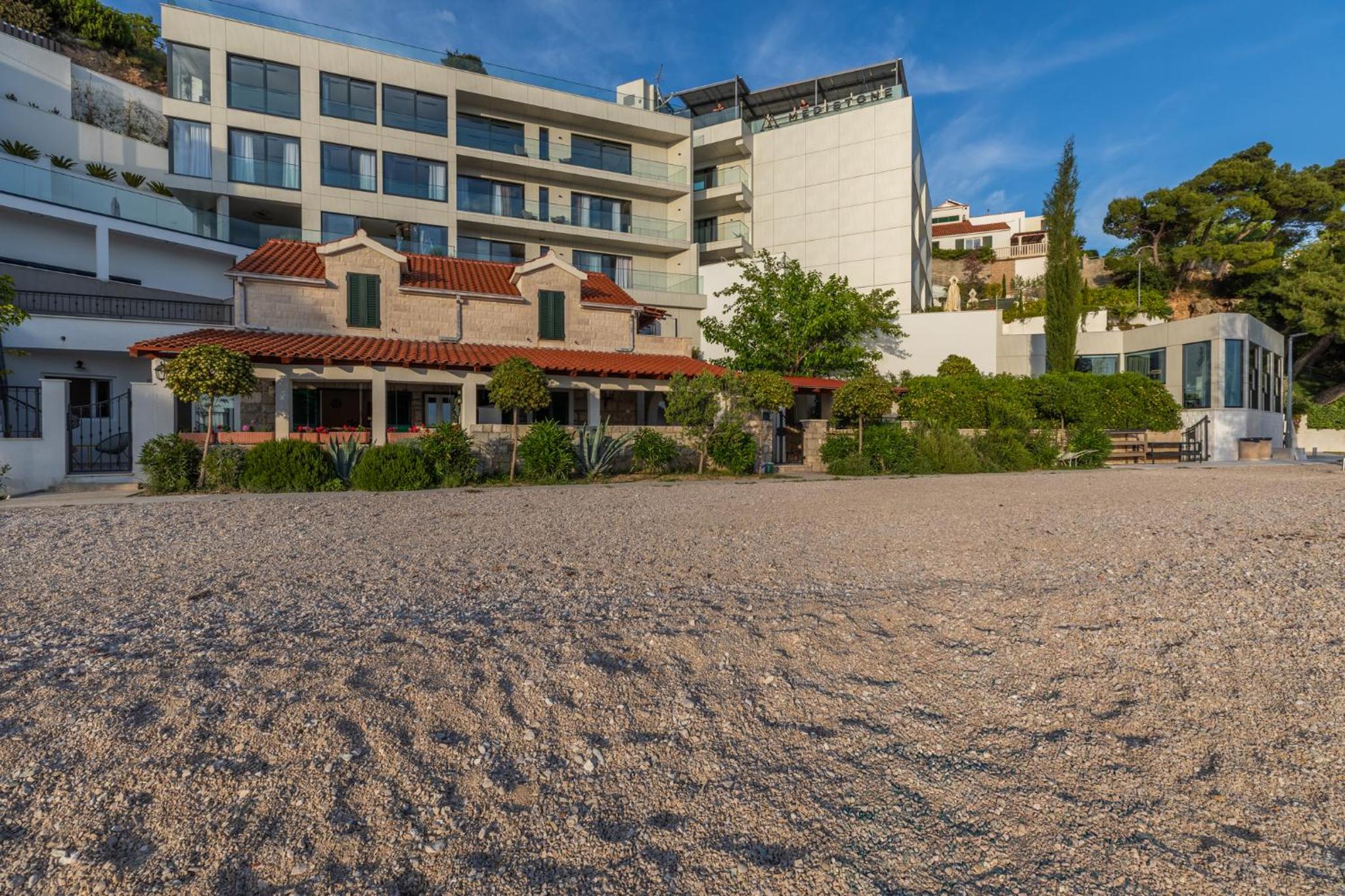 Beach house Medići view 2