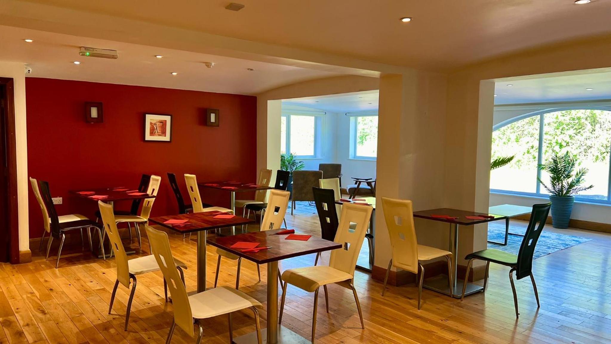 Milton Keynes Vacations - MK Hotel - Property Image 6