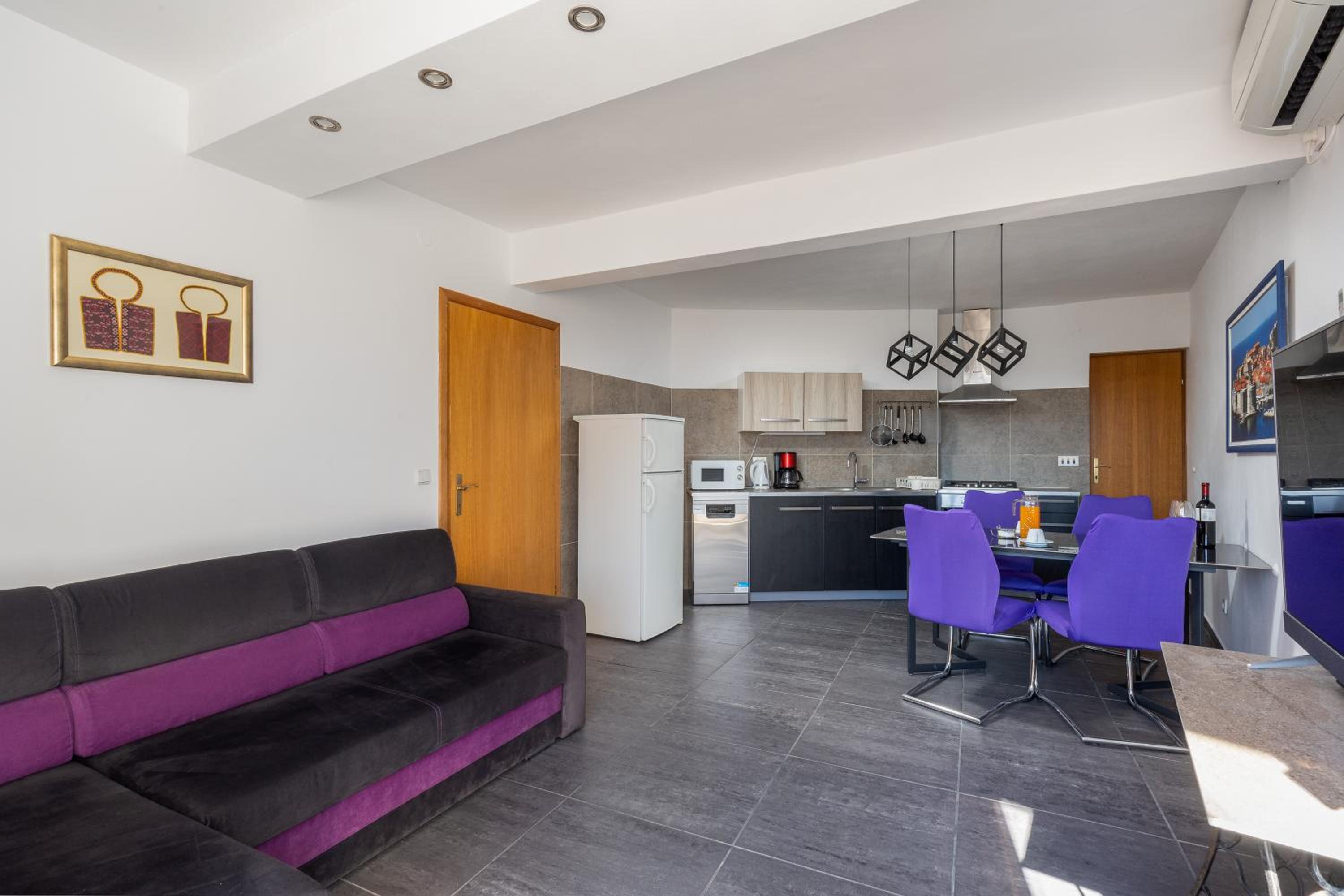 Spacious 80m2 place, great views:-) 2 bedrooms !