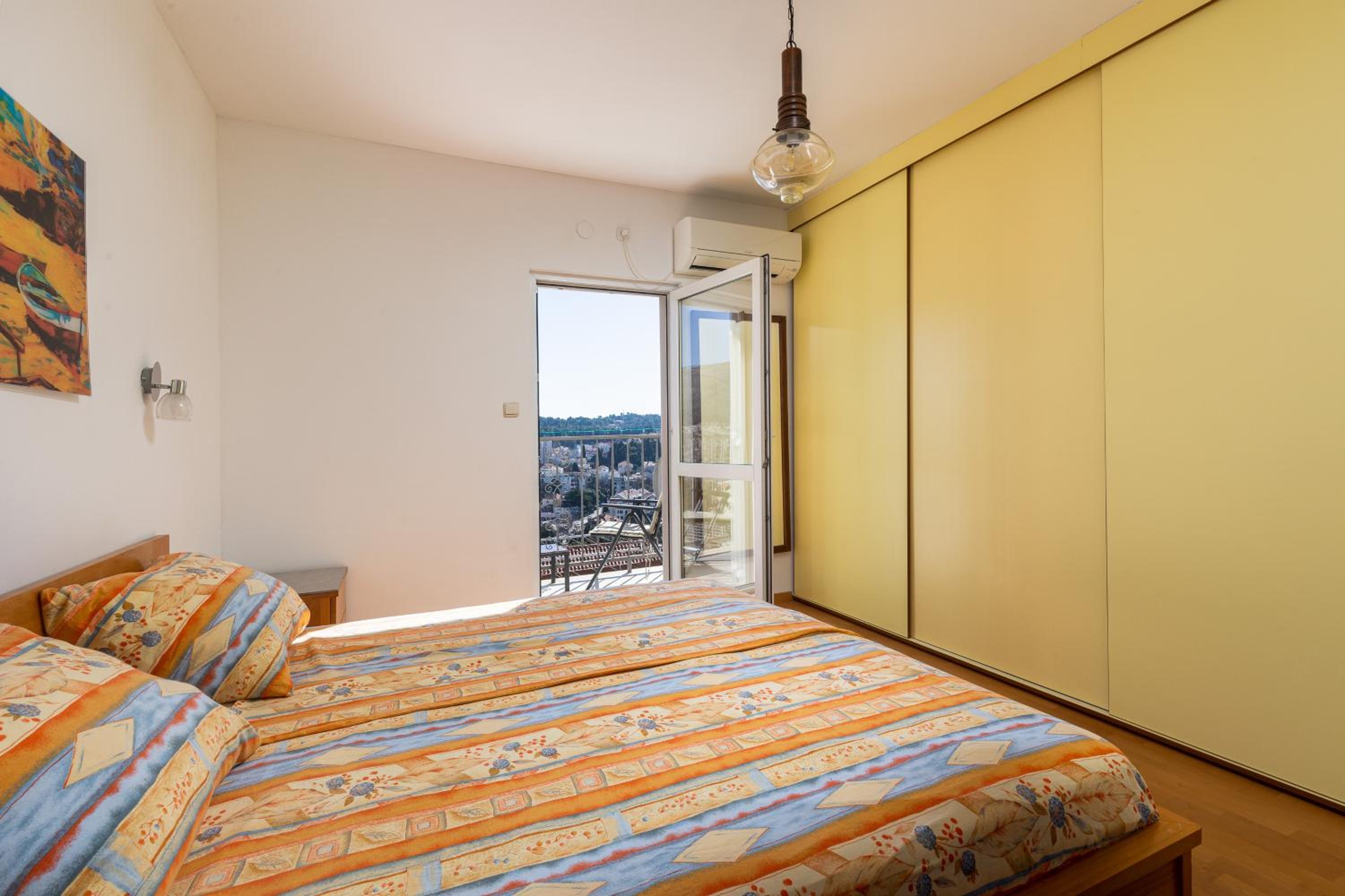 Spacious 80m2 place, great views:-) 2 bedrooms !